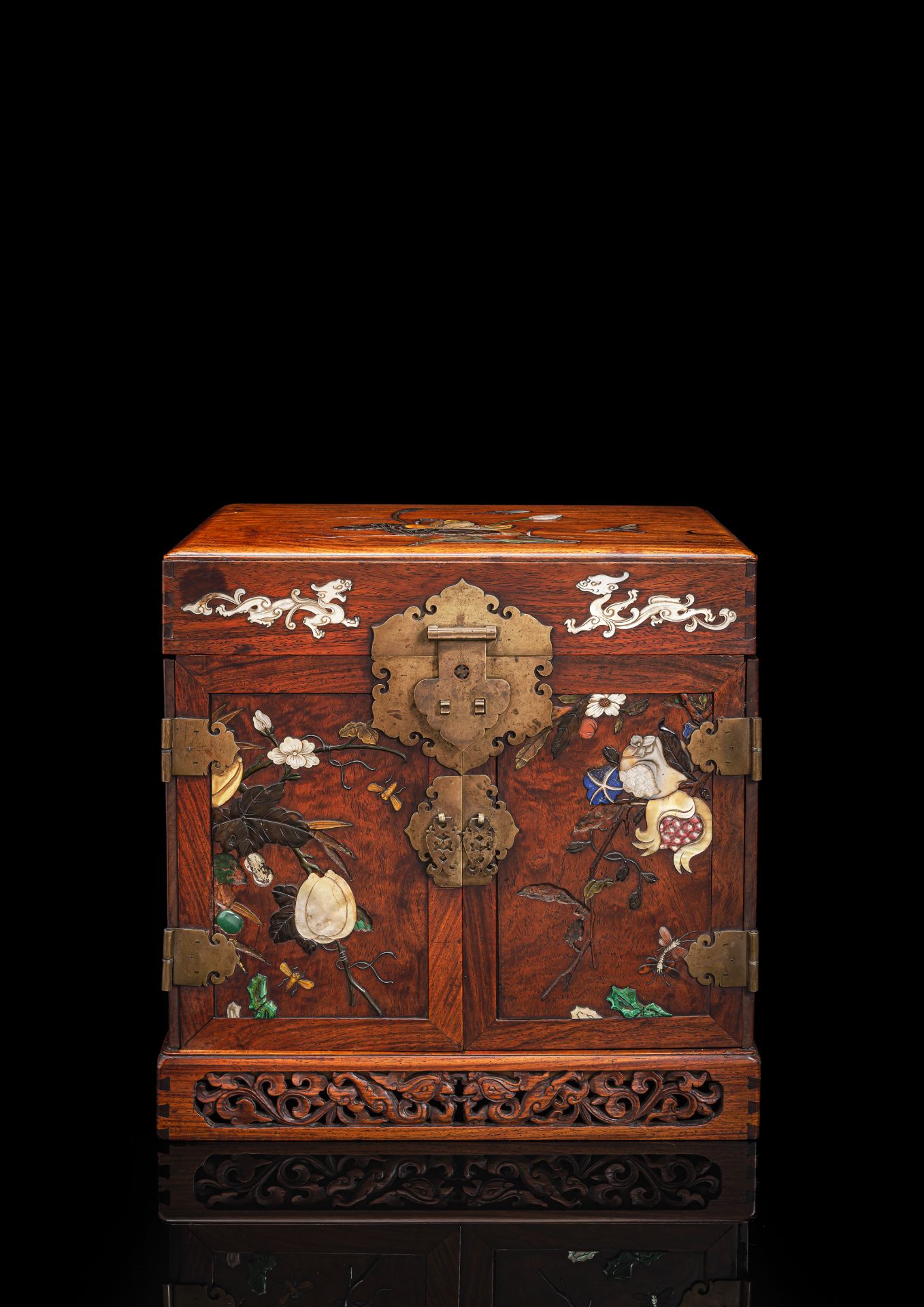 A FINE AND RARE INLAID-HUANGHUALI CABINET