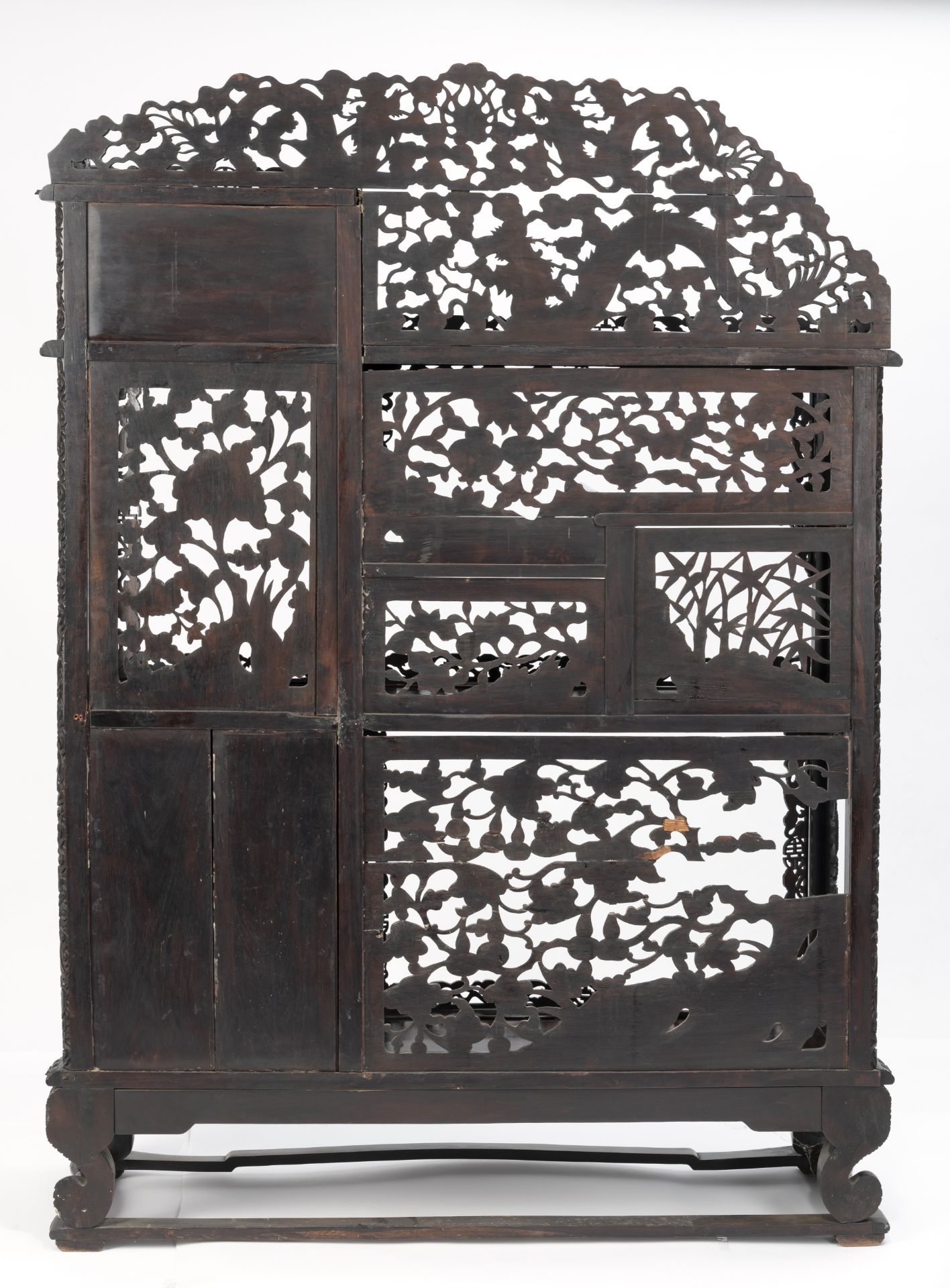 AN INTRICATELY CARVED OPENWORK DRAGON, QILIN, BAMBOO AND POMEGRANATE DISPLAY CABINET - Image 5 of 8