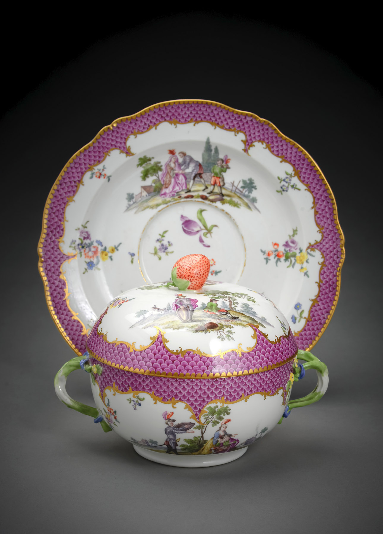 A FINE MEISSEN PORCELAIN ECUELLE WITH COVER AND DISH - Image 3 of 4