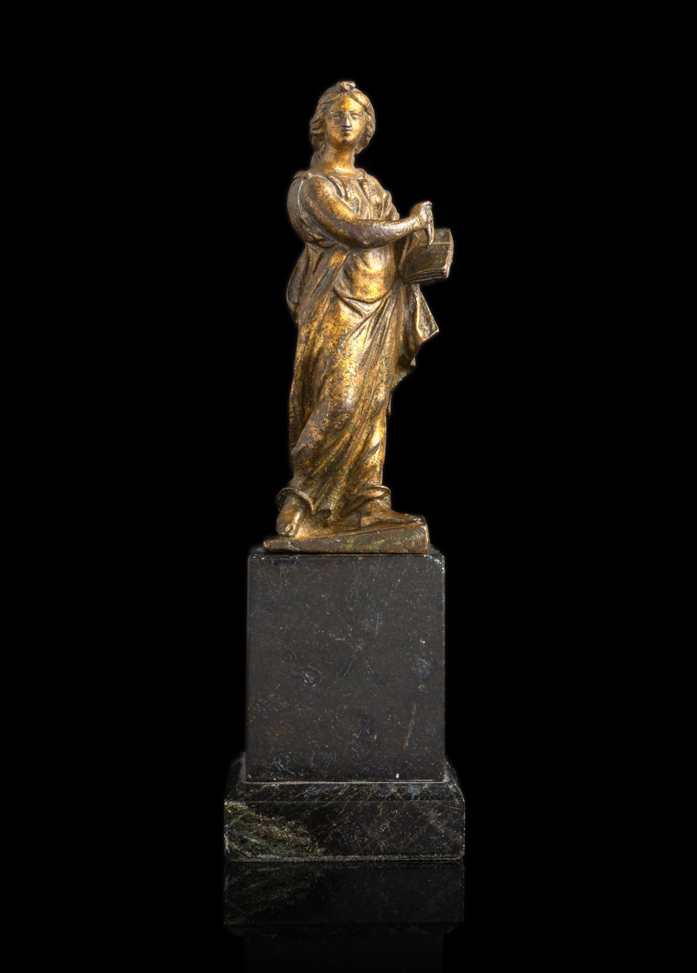 AN ITALIAN ALLEGORICAL BRONZE FIGURINE DEPICTING ARCHITECTURE