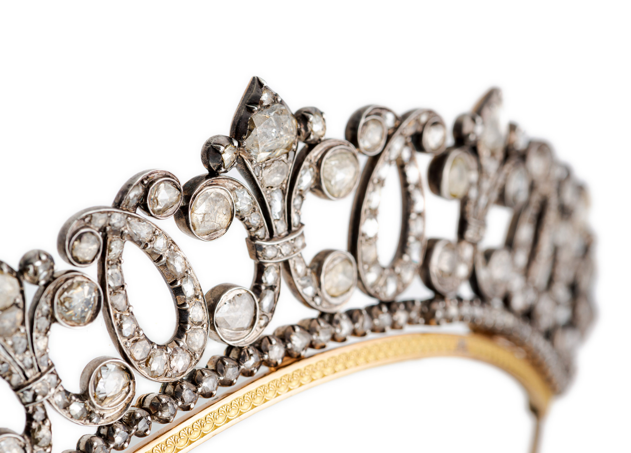 AN EXTREMELY RARE CLASSICAL TIARA WITH DIAMONDS - Image 4 of 8