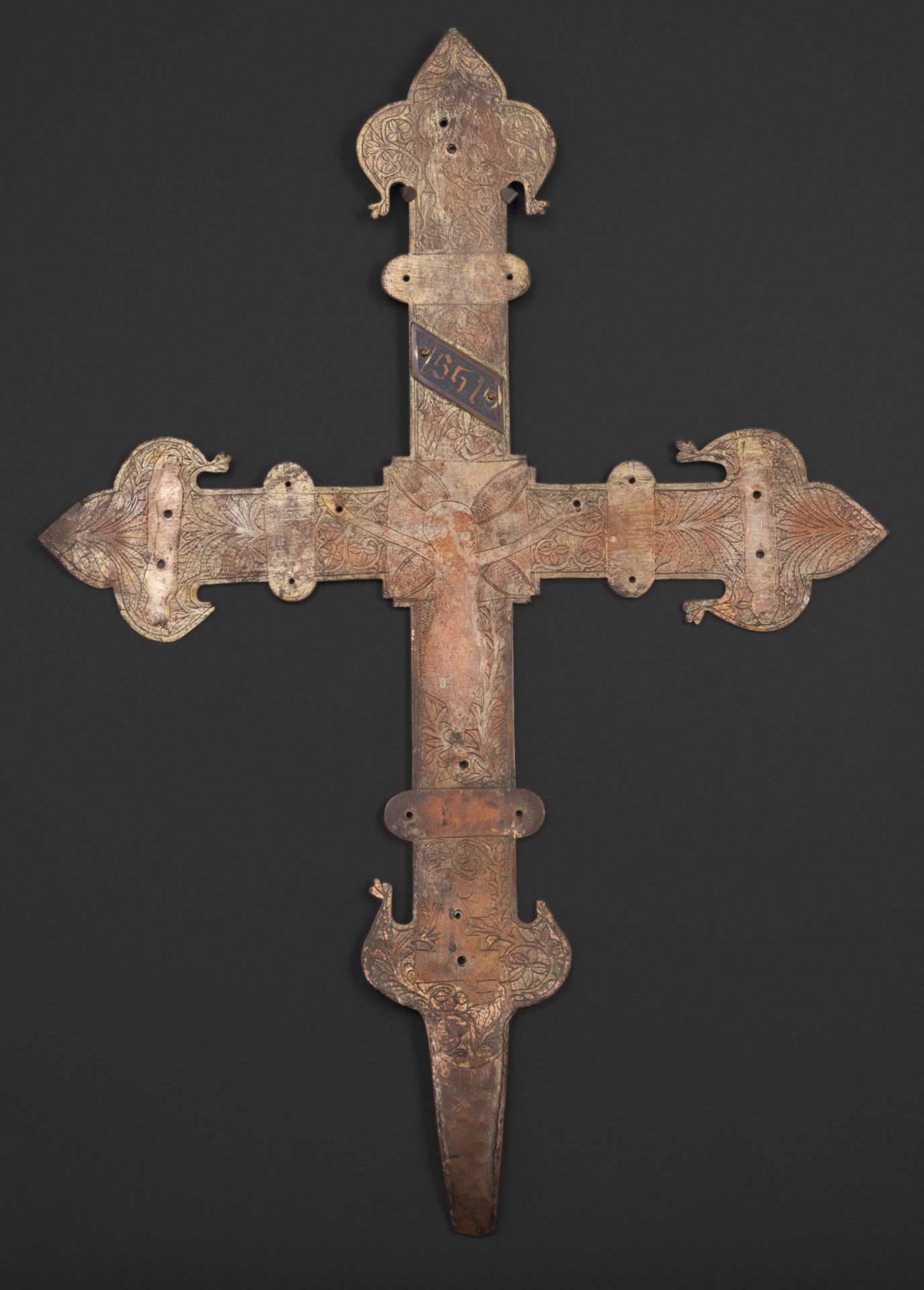 A MEDIEVAL COPPER AND BRONZE CRUCIFIX - Image 2 of 7