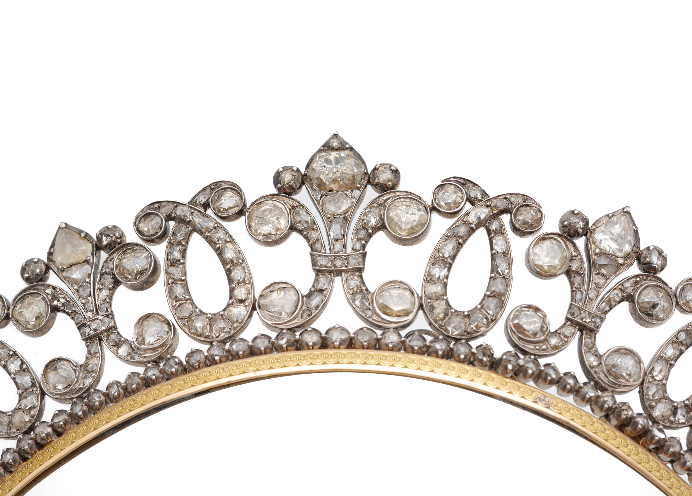 AN EXTREMELY RARE CLASSICAL TIARA WITH DIAMONDS - Image 3 of 8