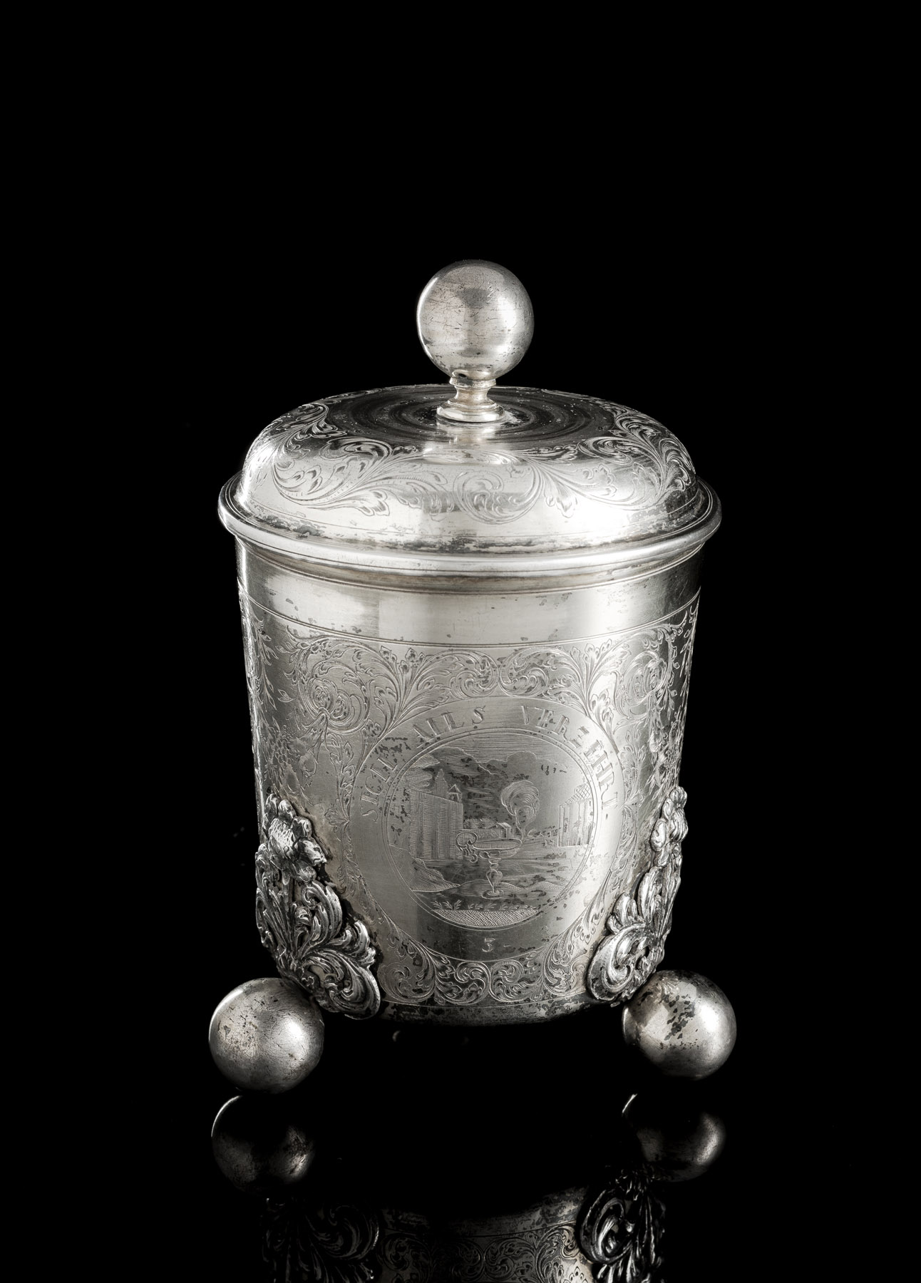 A LARGE BAROQUE SILVERGILT KUGELFUSS BEAKER AND LID - Image 3 of 4