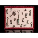 Sammlung von 18 antiken Schlüsseln