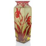 Vase mit Frauenschuh