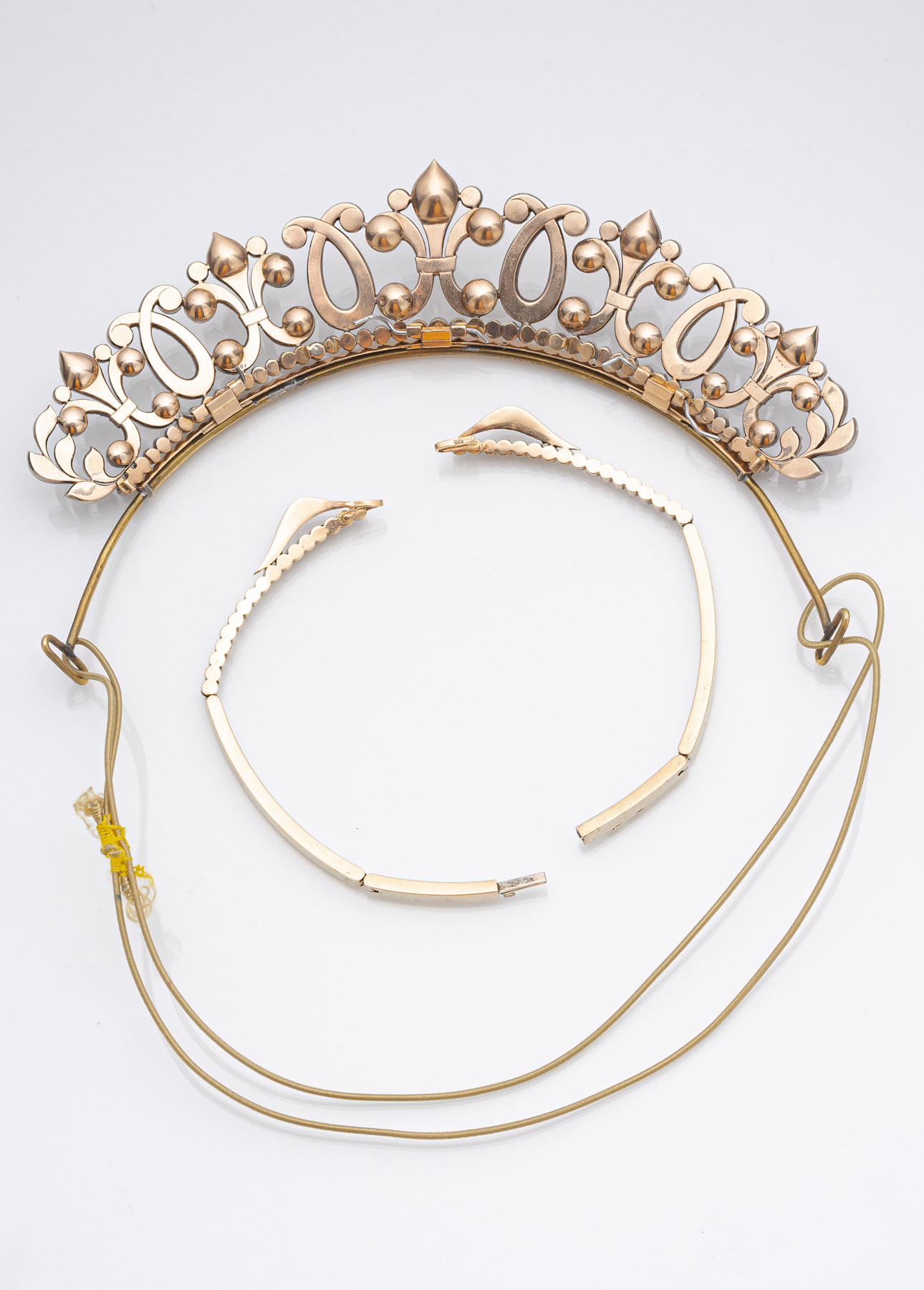 AN EXTREMELY RARE CLASSICAL TIARA WITH DIAMONDS - Image 6 of 8