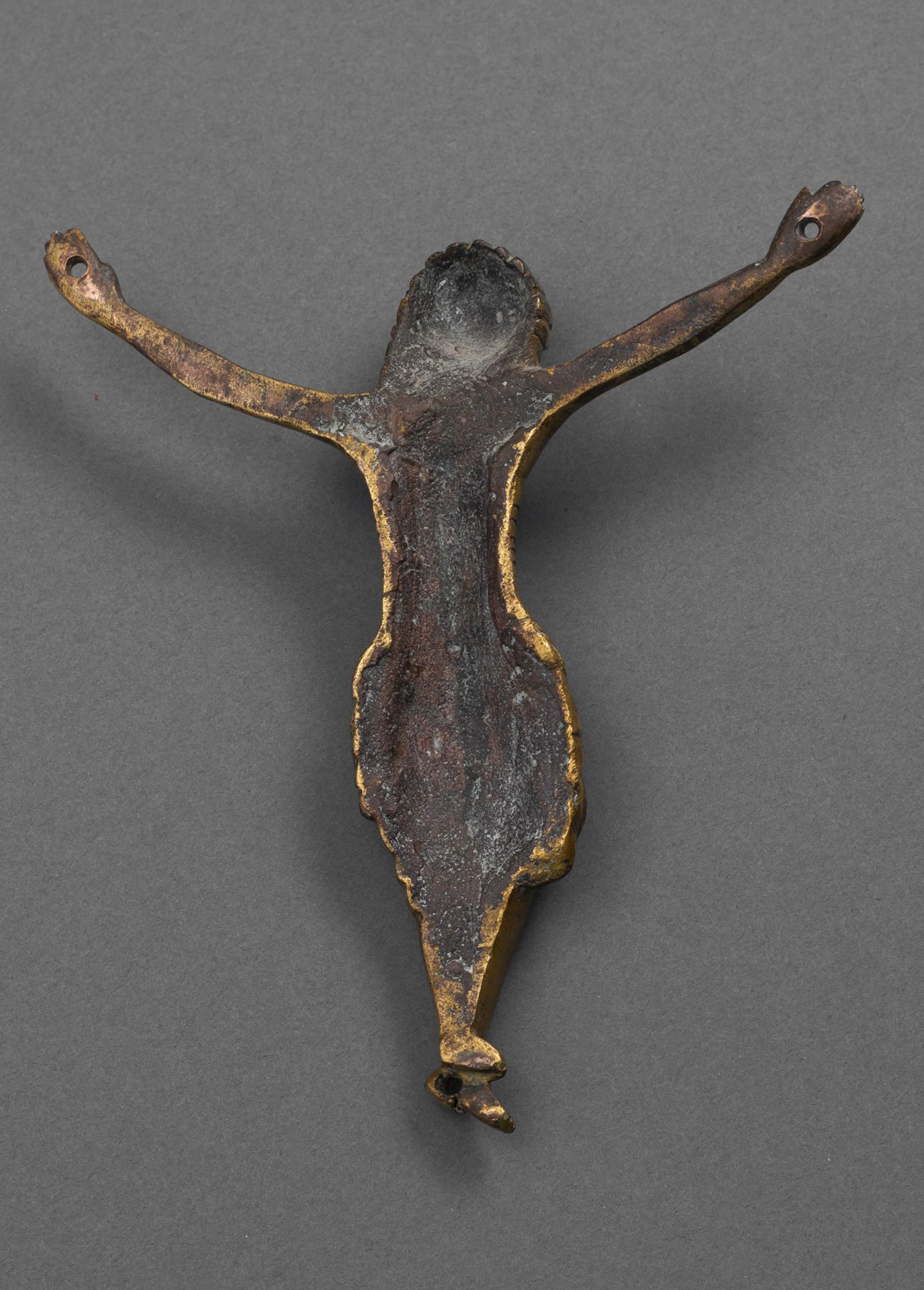 A MEDIEVAL COPPER AND BRONZE CRUCIFIX - Image 5 of 7