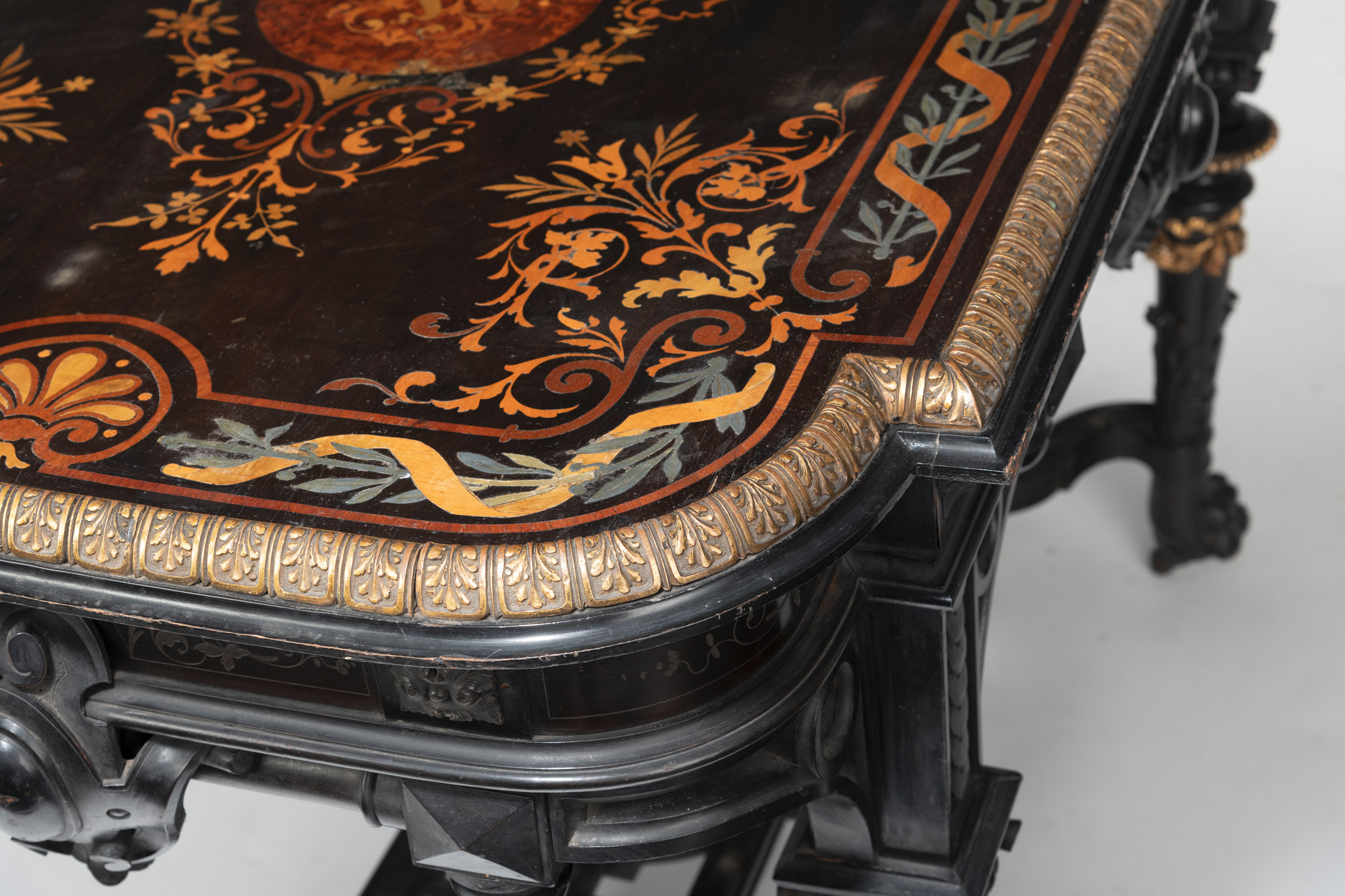 Magnificent centre table with the alliance coat of arms of Agnes von Württemberg and Prince Heinric - Image 5 of 11