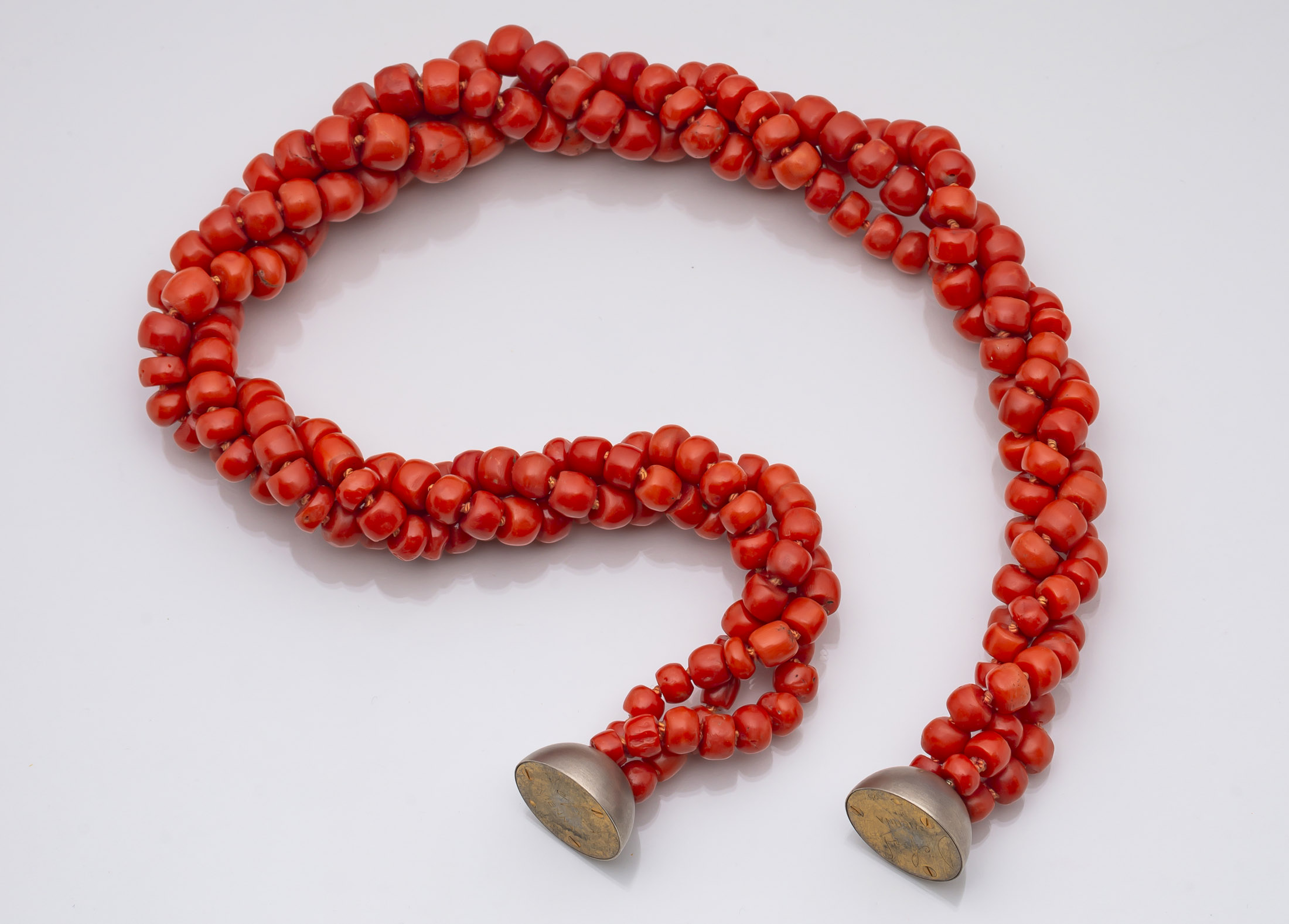 Three row coral necklace - Image 2 of 2