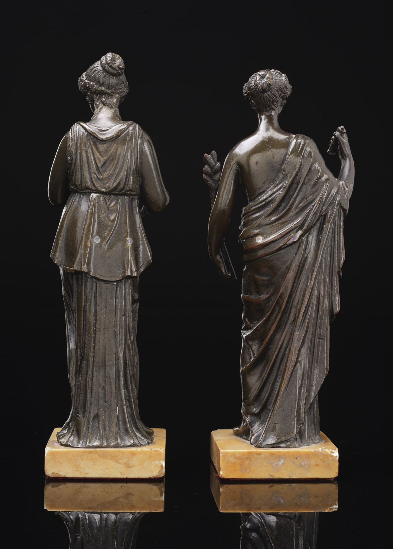 Zwei Grand-Tour Bronze-Figuren - Bild 2 aus 2