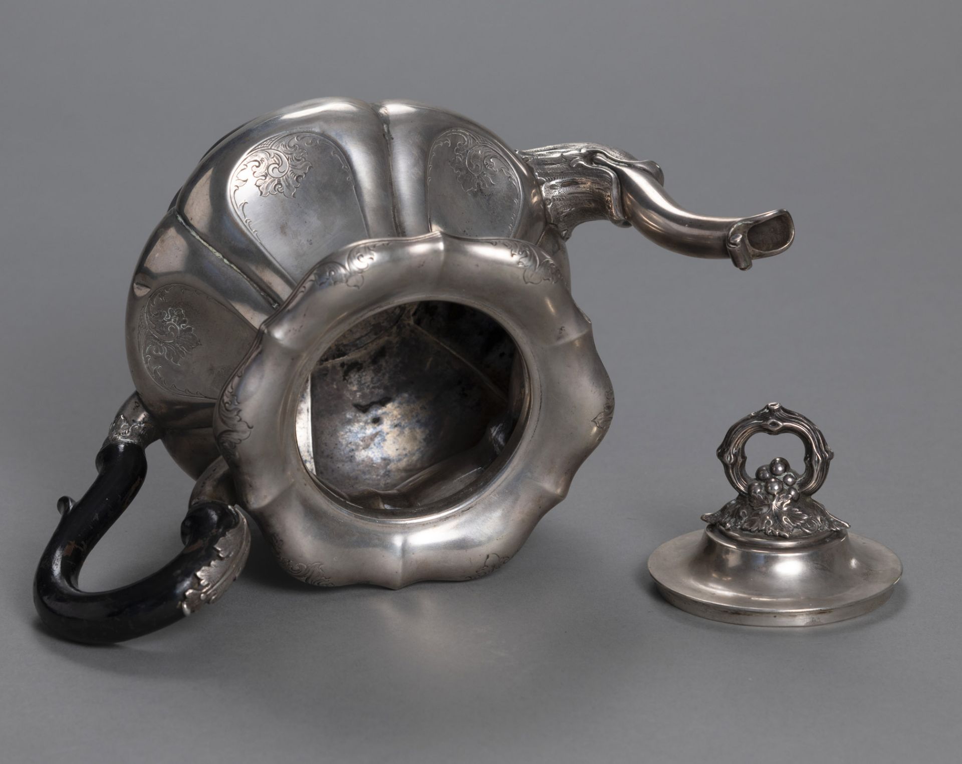 A NORTH GERMAN SILVER COFFEE POT - Image 3 of 4
