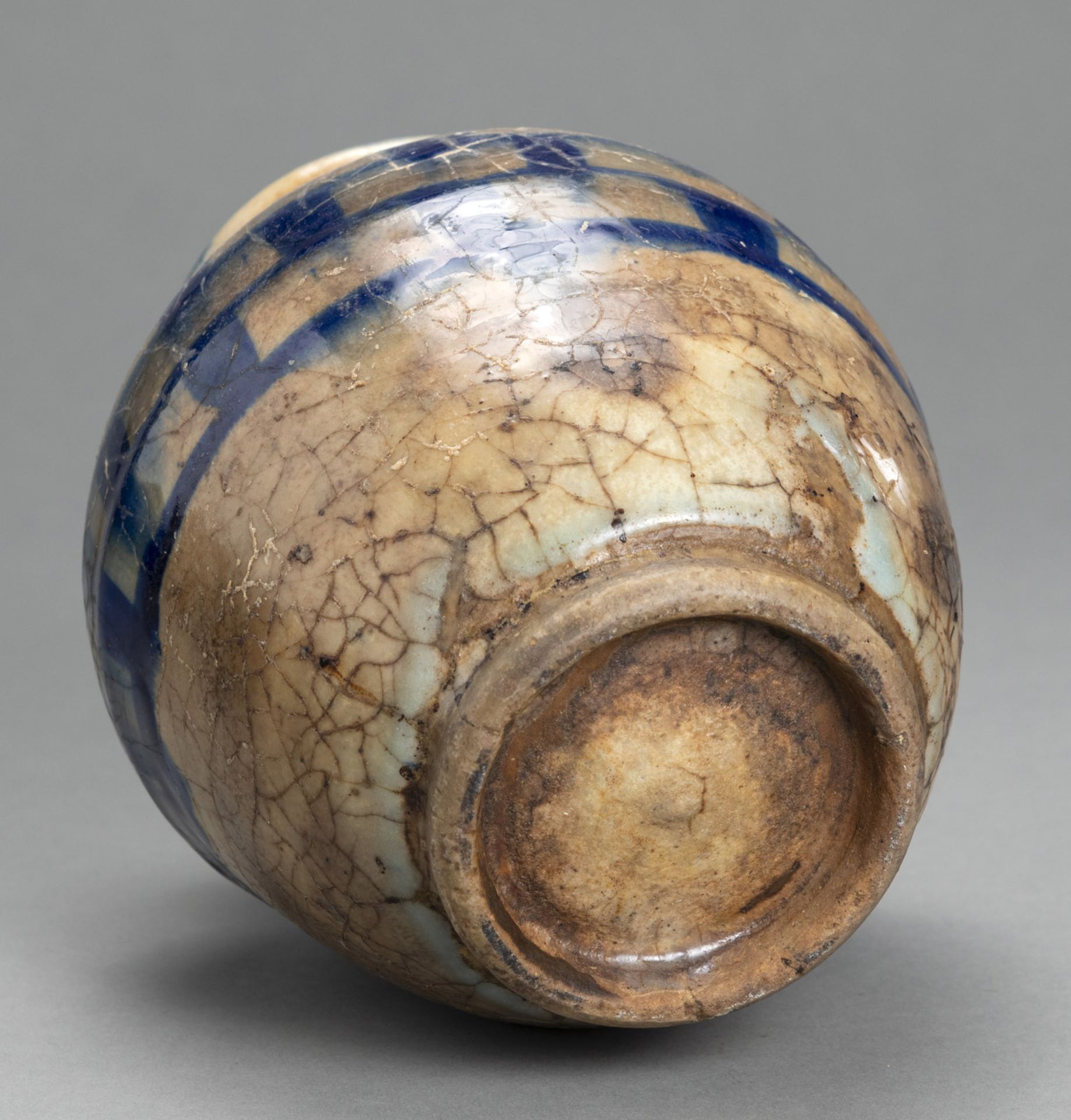 A CERAMIC VASE WITH LUSTRE GLAZE - Image 4 of 4