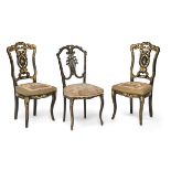 Drei Stühle mit Malerei
