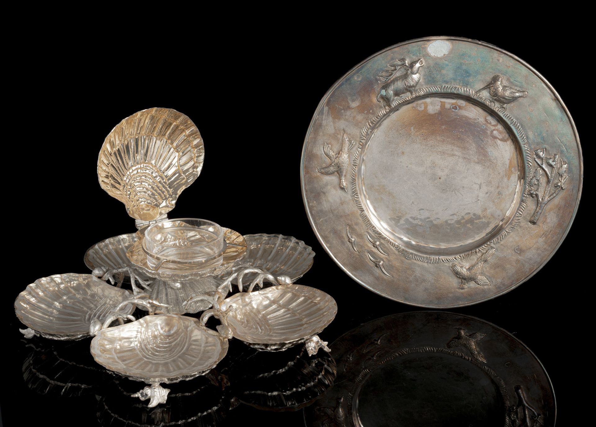 A SEAFOOD DISH, A CENTRE PIECE FOR OYSTERS AND A ROUND DISH WITH GAME - Image 5 of 8