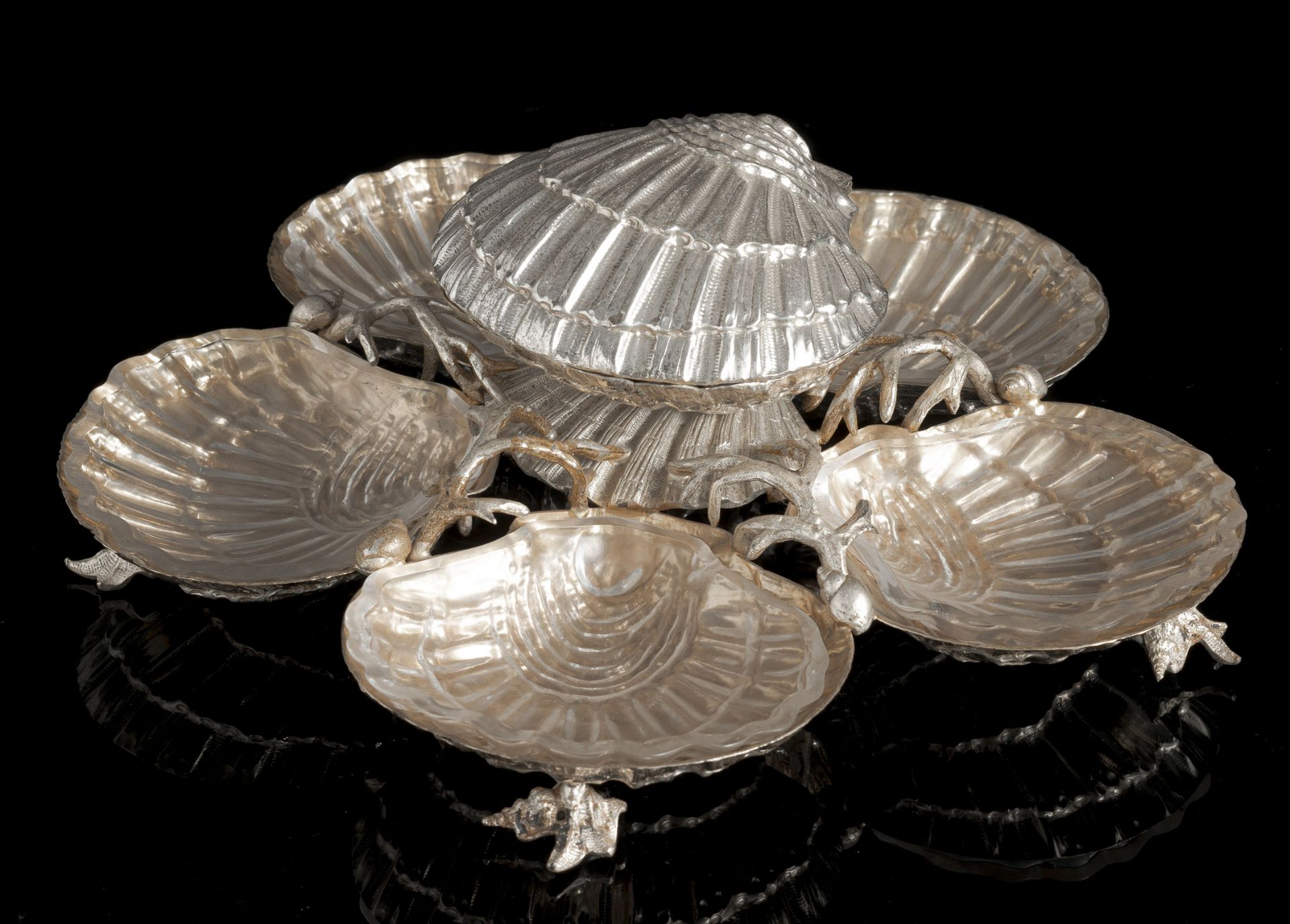 A SEAFOOD DISH, A CENTRE PIECE FOR OYSTERS AND A ROUND DISH WITH GAME - Image 7 of 8