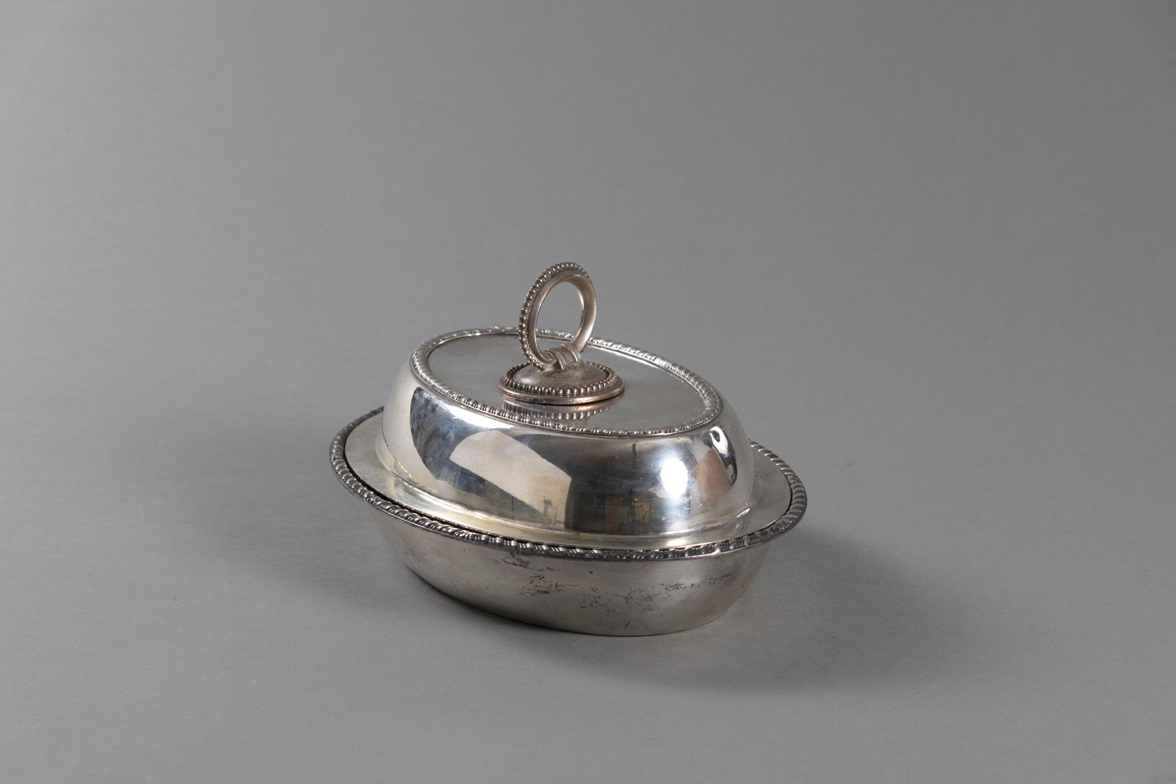 A SILVER OVAL TUREEN AND COVER - Image 5 of 5