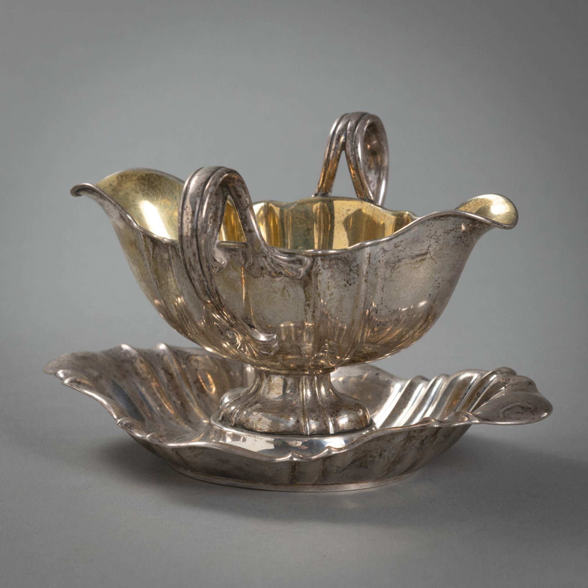 A GERMAN PARCIAL GILT SILVER SAUCE BOAT - Image 2 of 4