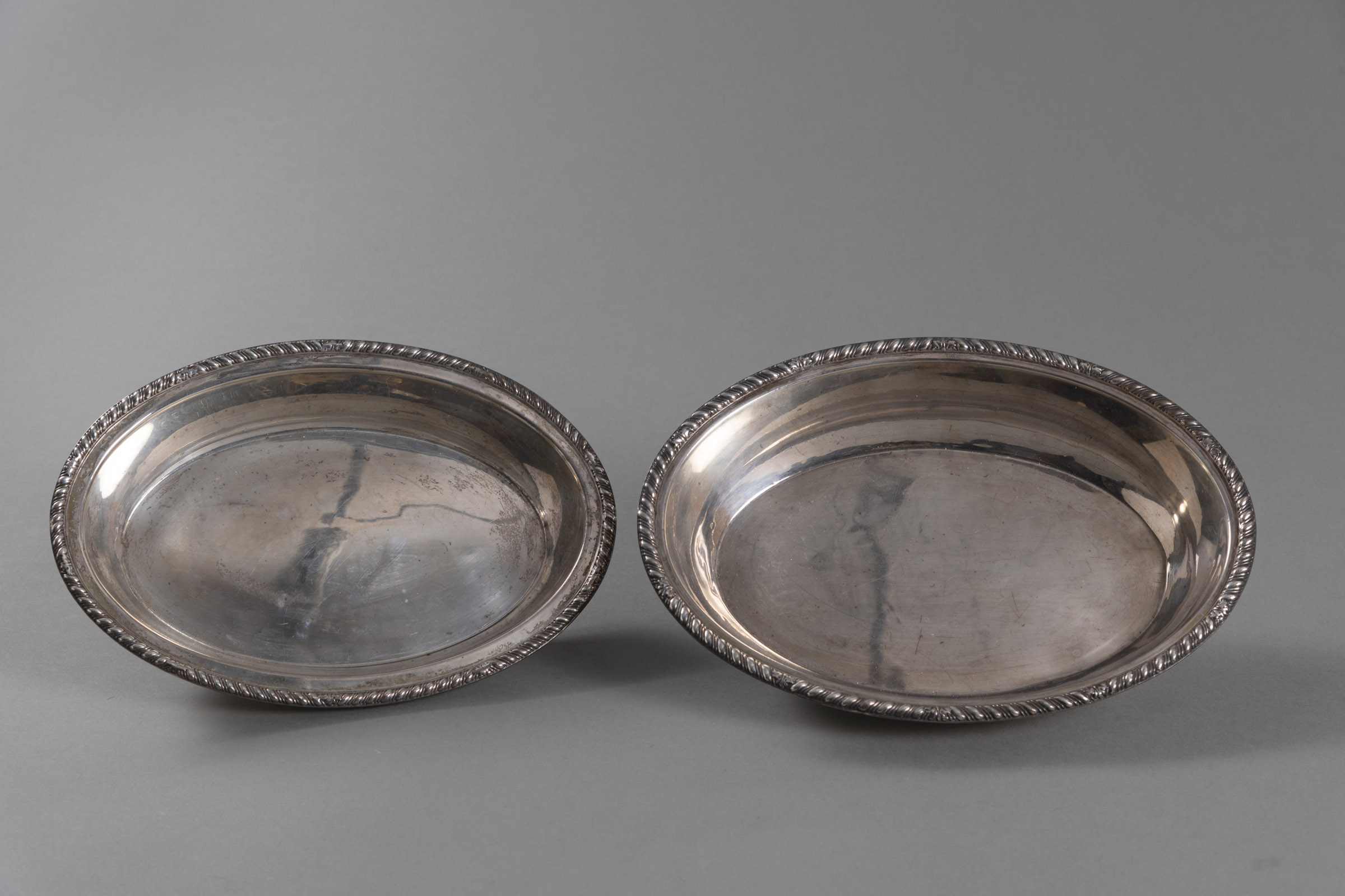 A SILVER OVAL TUREEN AND COVER - Image 2 of 5