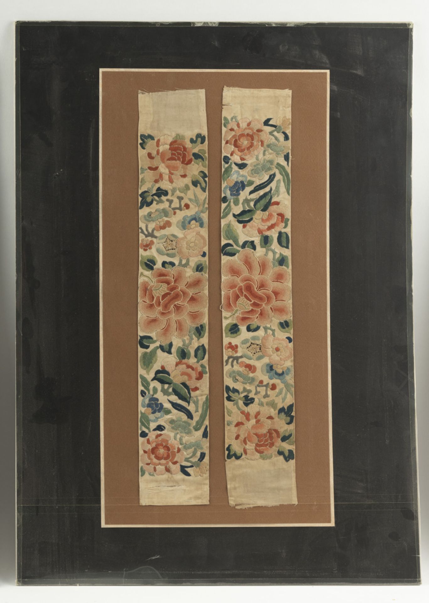 LOT OF SILK EMBROIDERIES: FIVE PAIRS OF EMBROIDERED SLEEVE TRIMS AND A FRAGMENT - Image 2 of 8