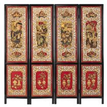 Vierteiliger Stellschirm mit teilweise vergoldetem Reliefdekor von Szenen aus dem 'Sanguo Yanyi', G