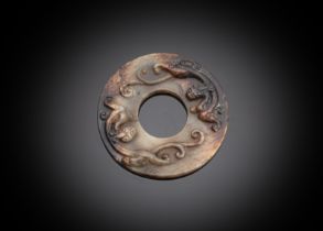 'Bi'-Scheibe mit zwei 'Chilong'-Drachen in Relief aus Jade