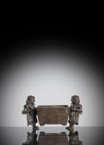 Weihrauchbrenner aus Bronze mit Griffen in Form von Ausländern