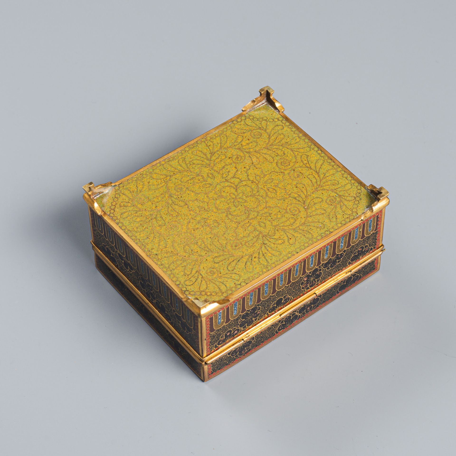 A RECTANGULAR CLOISONNÉ-ENAMEL PHOENIX BOX - Image 3 of 3