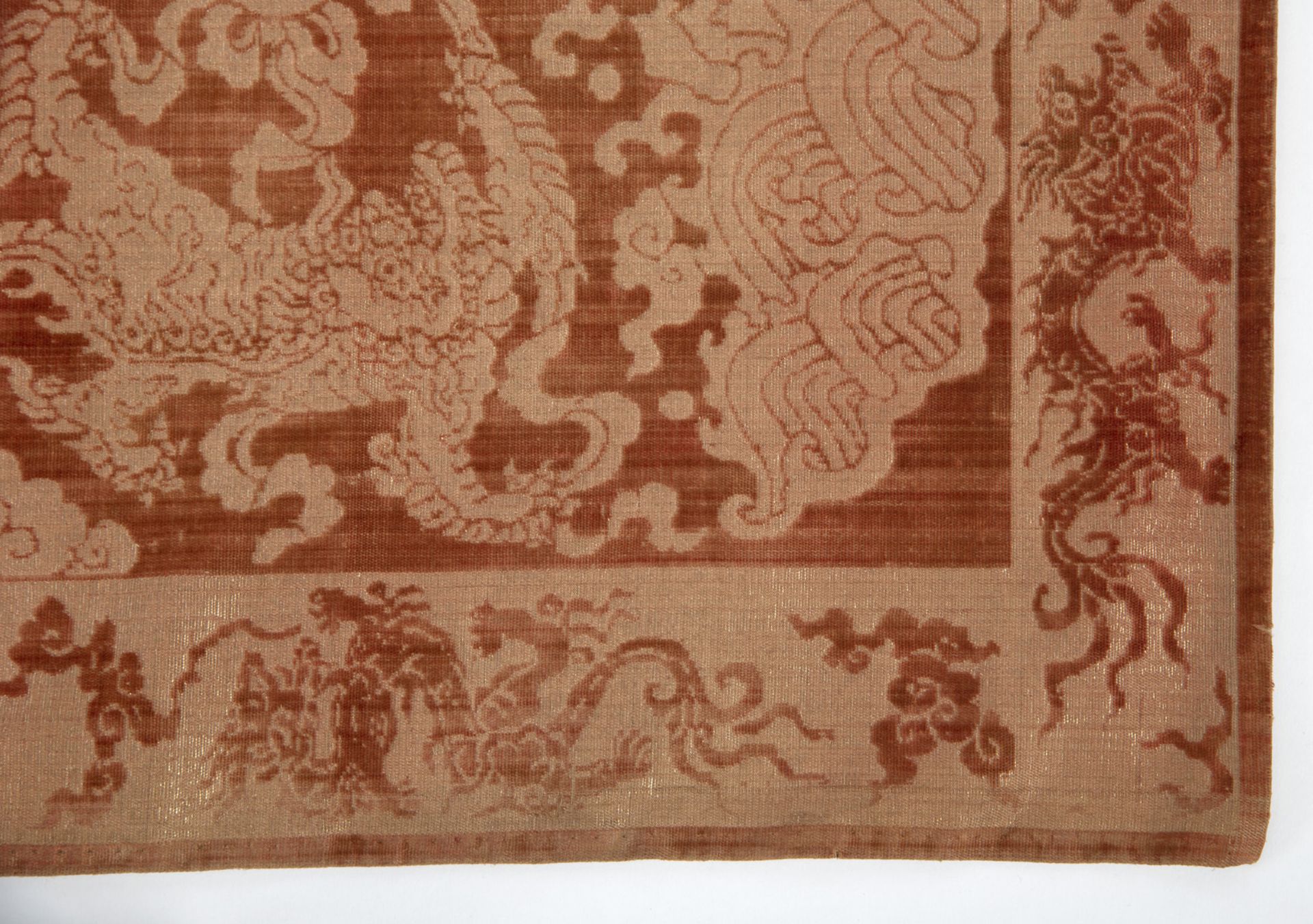 A SILK VELVET CHAIR STRIP WITH DRAGONS - Image 3 of 4