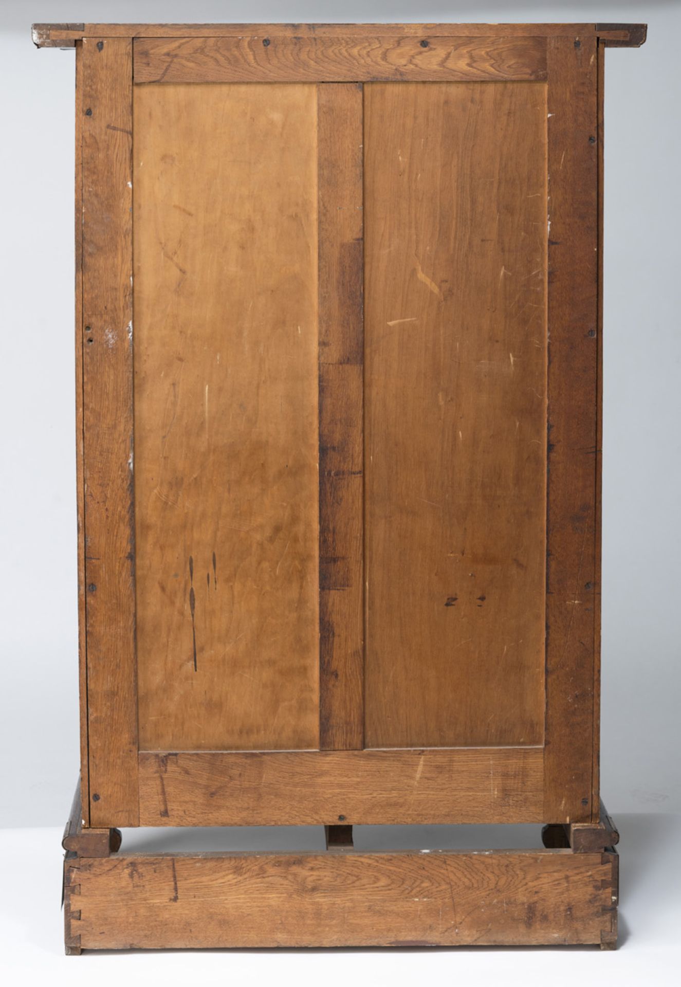 A TWO-DOOR BRASS FITTED WOOD CABINET - Image 7 of 8