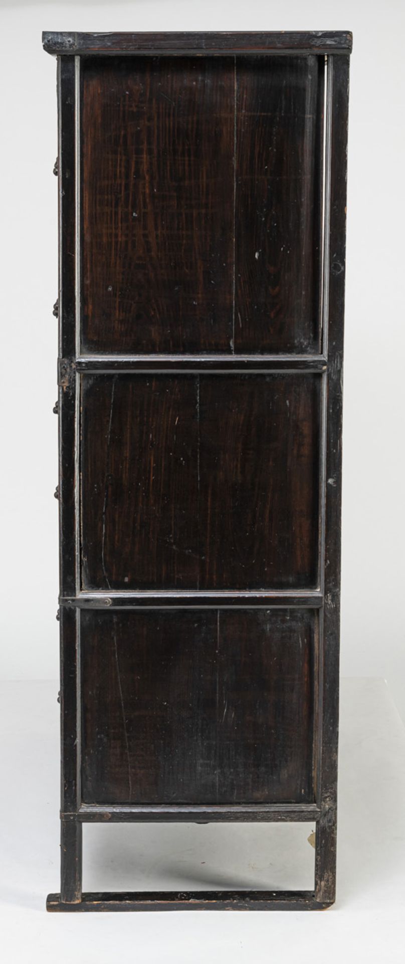 A KEYAKI WOOD CABINET WITH THREE SHELVES BEHIND HINGED DOORS - Image 6 of 7