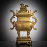 A FO-LION-COVER BRONZE CENSER WITH STAND