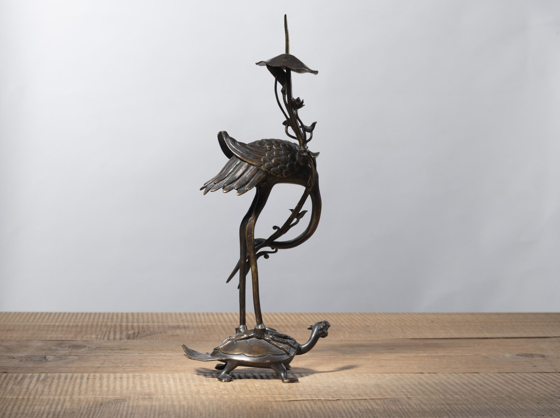 A BRONZE CANDLESTICK IN THE SHAPE OF A CRANE STANDING ON A TURTLE AND A SMALL BRONZE TRIPOD INCENSE - Image 7 of 8