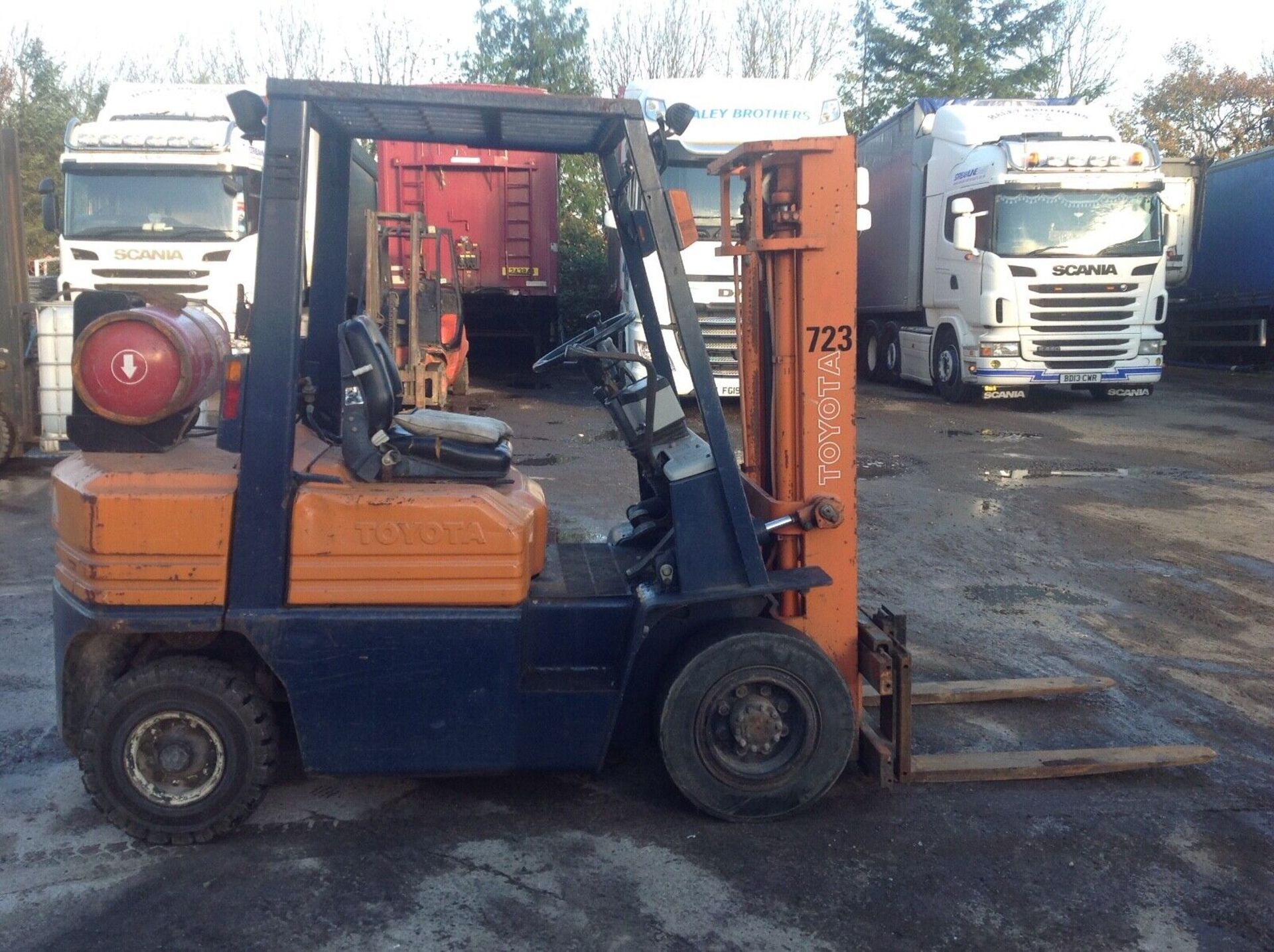 Toyota 2.0 ton gas forklift