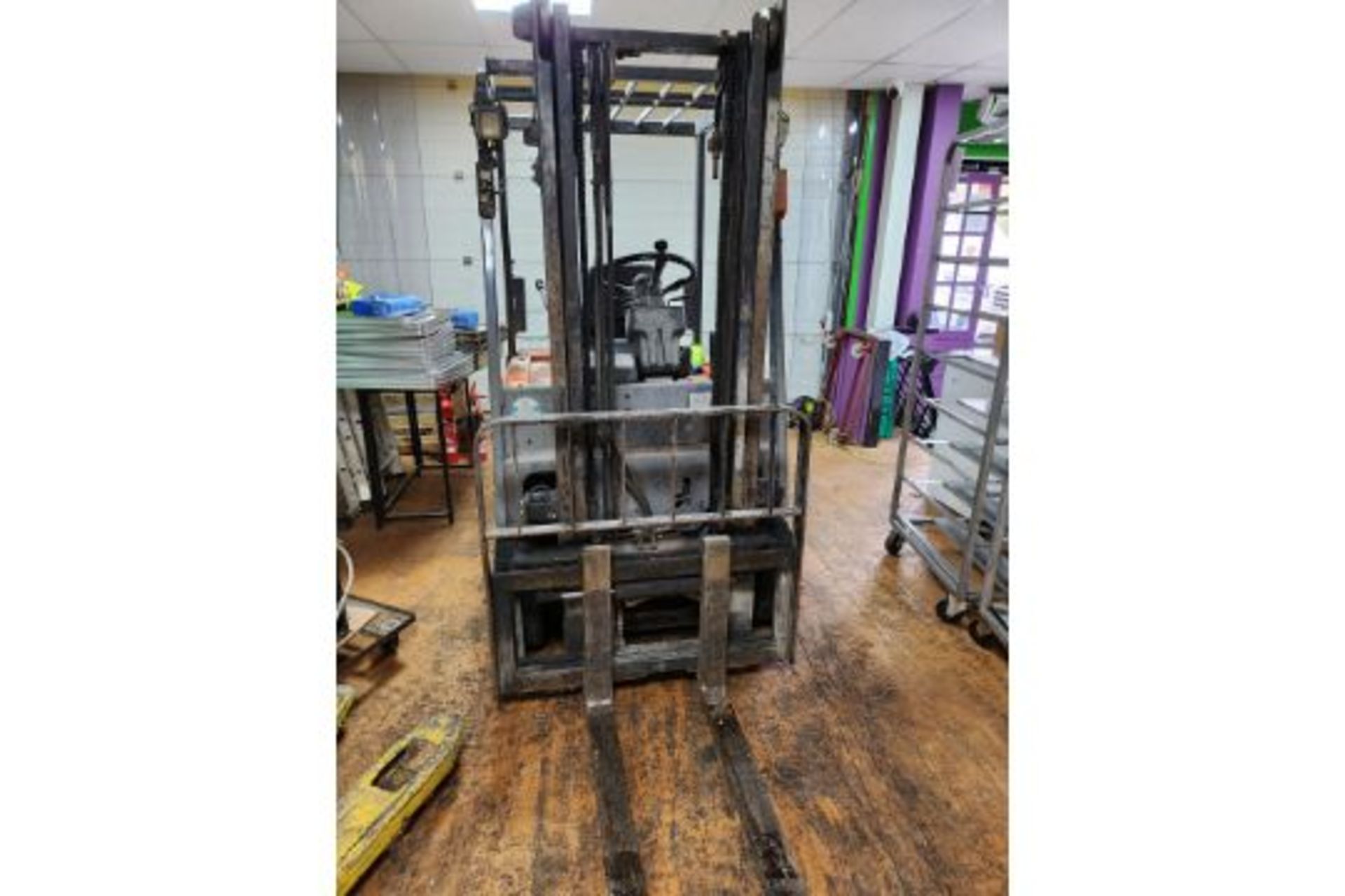 Toyota 15 Forklift - Image 2 of 3