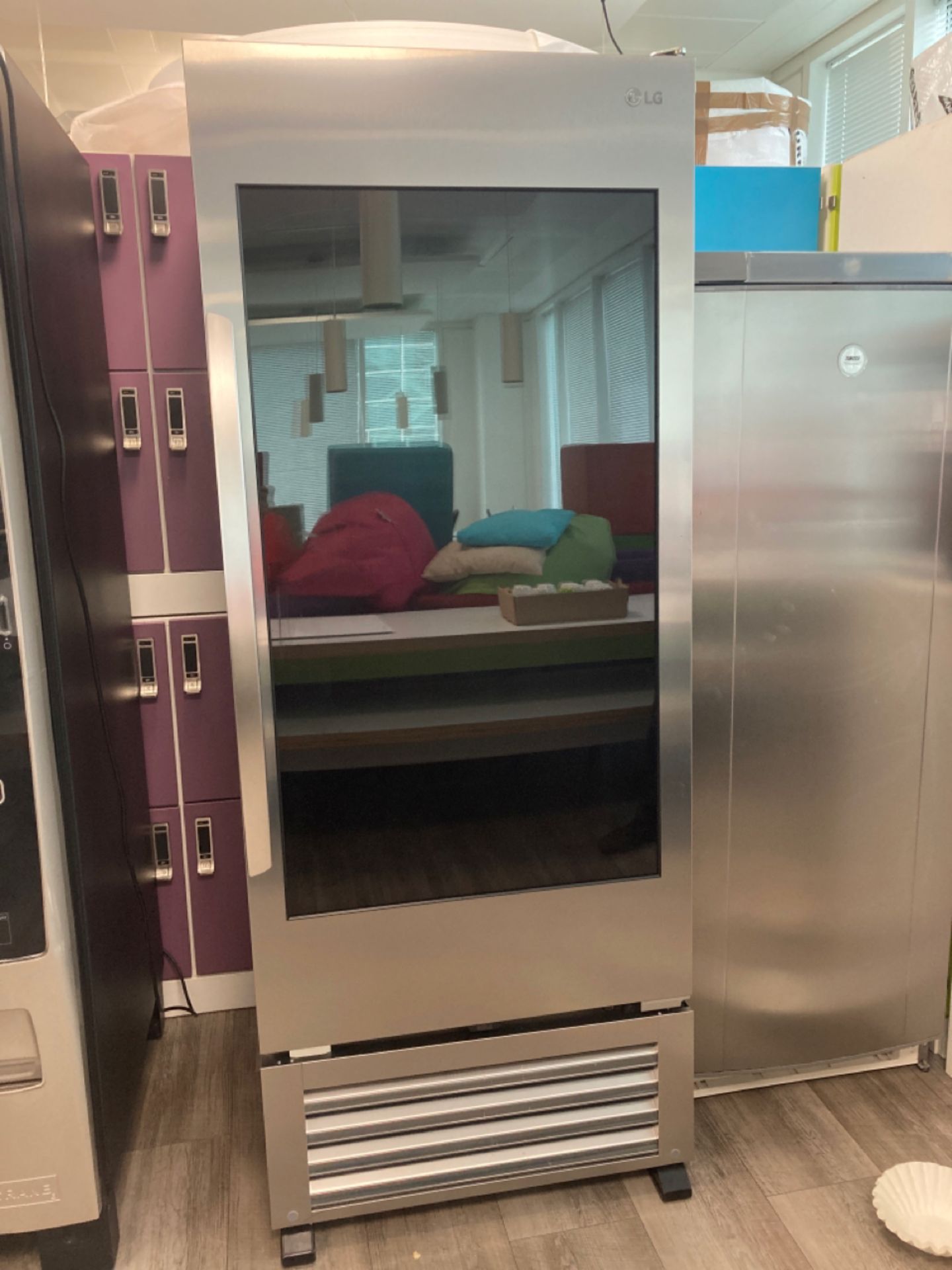 LG Refrigerator with Digital screen