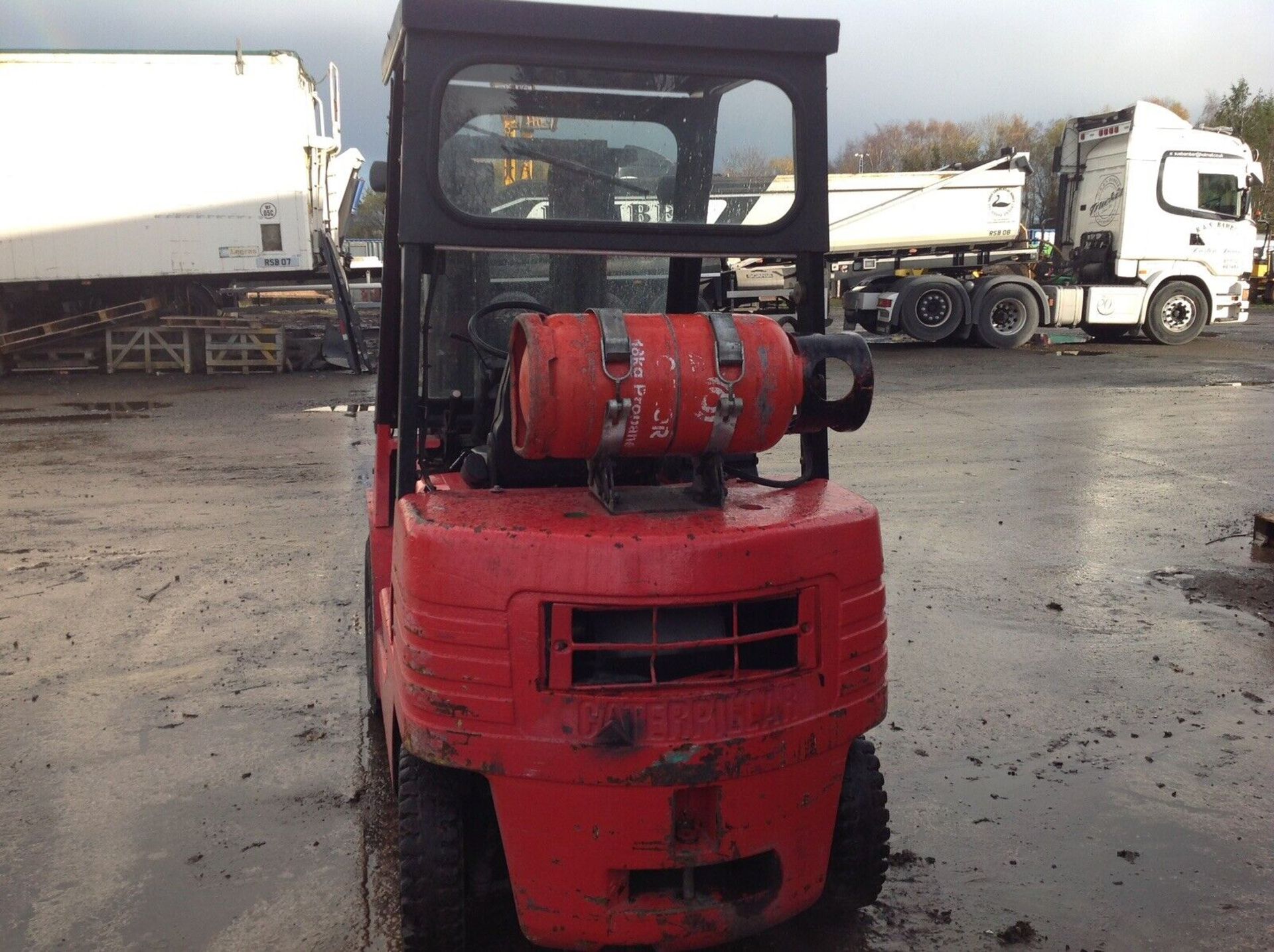 Caterpiller 2.5 Ton Gas Forklift - Image 3 of 4