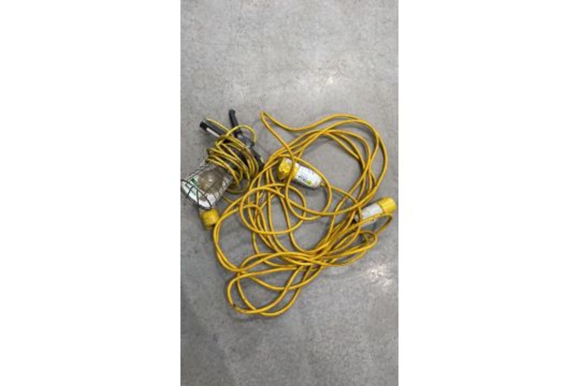 Clip-On Light and 110v Extention Lead