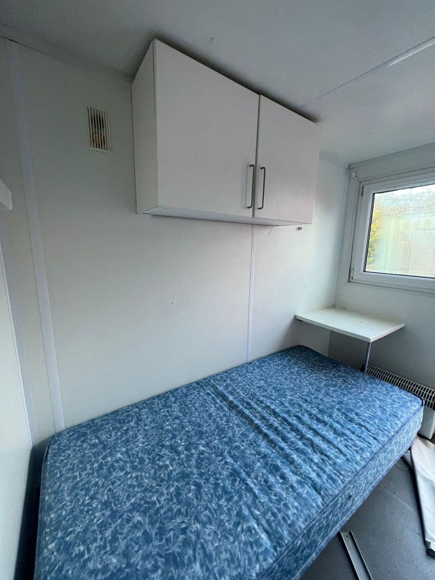 2 birth sleeper cabin office with toilet and shower - Image 10 of 13