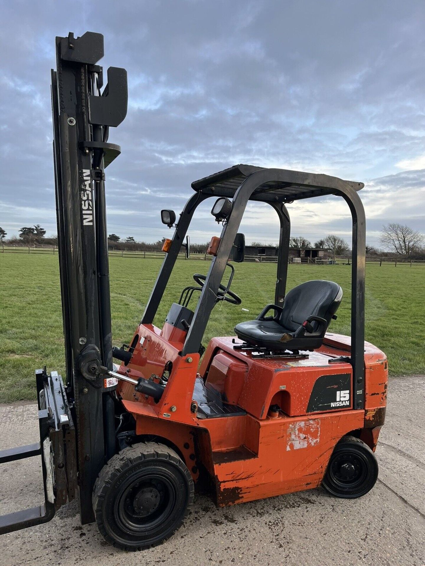 Nissan 1.5 Tonne Diesel Forklift With Fork Position