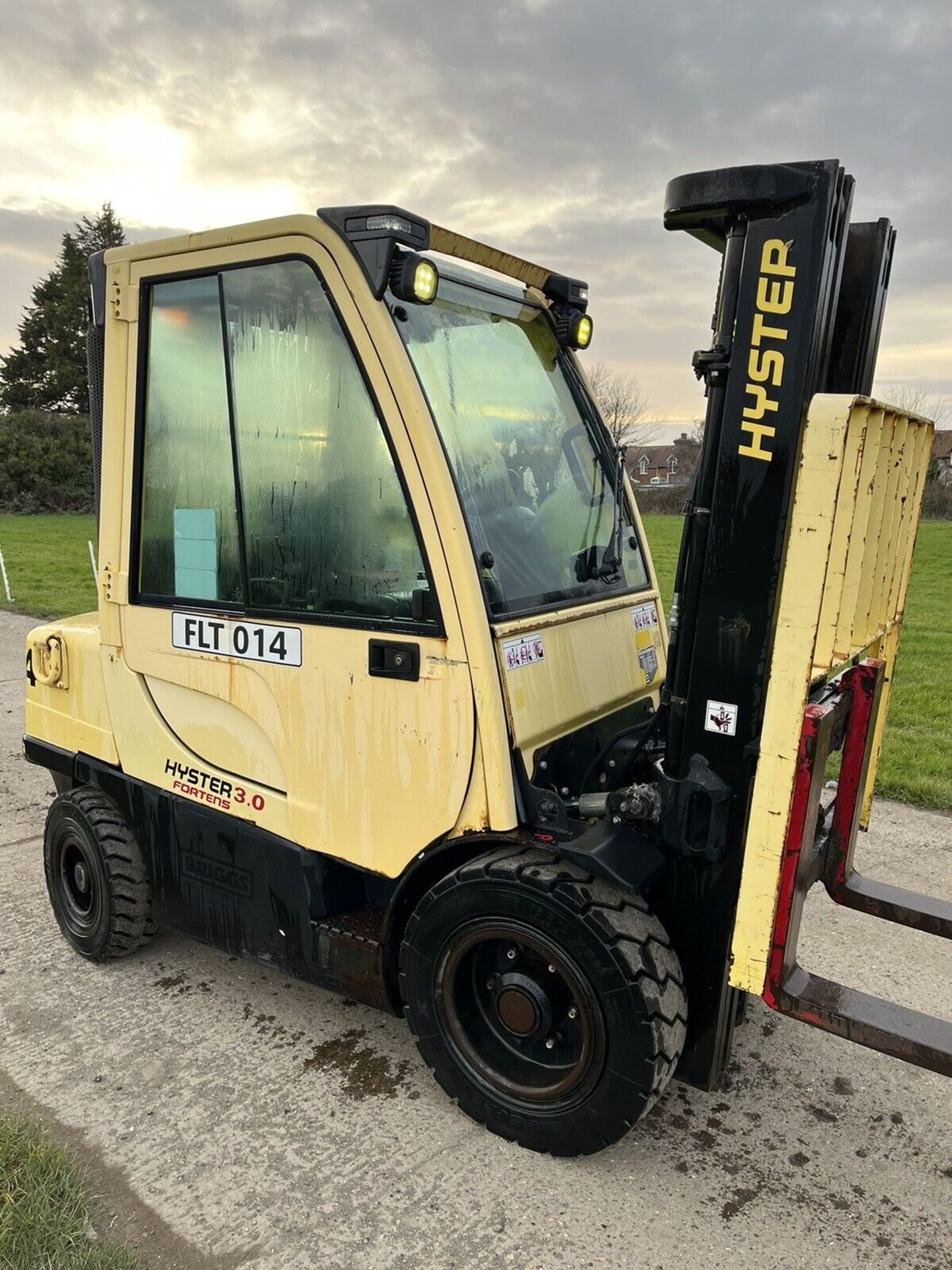 Hyster 3 Tonne Diesel Forklift Container Spec Full Heated Cab 1900 Hours - Image 3 of 7