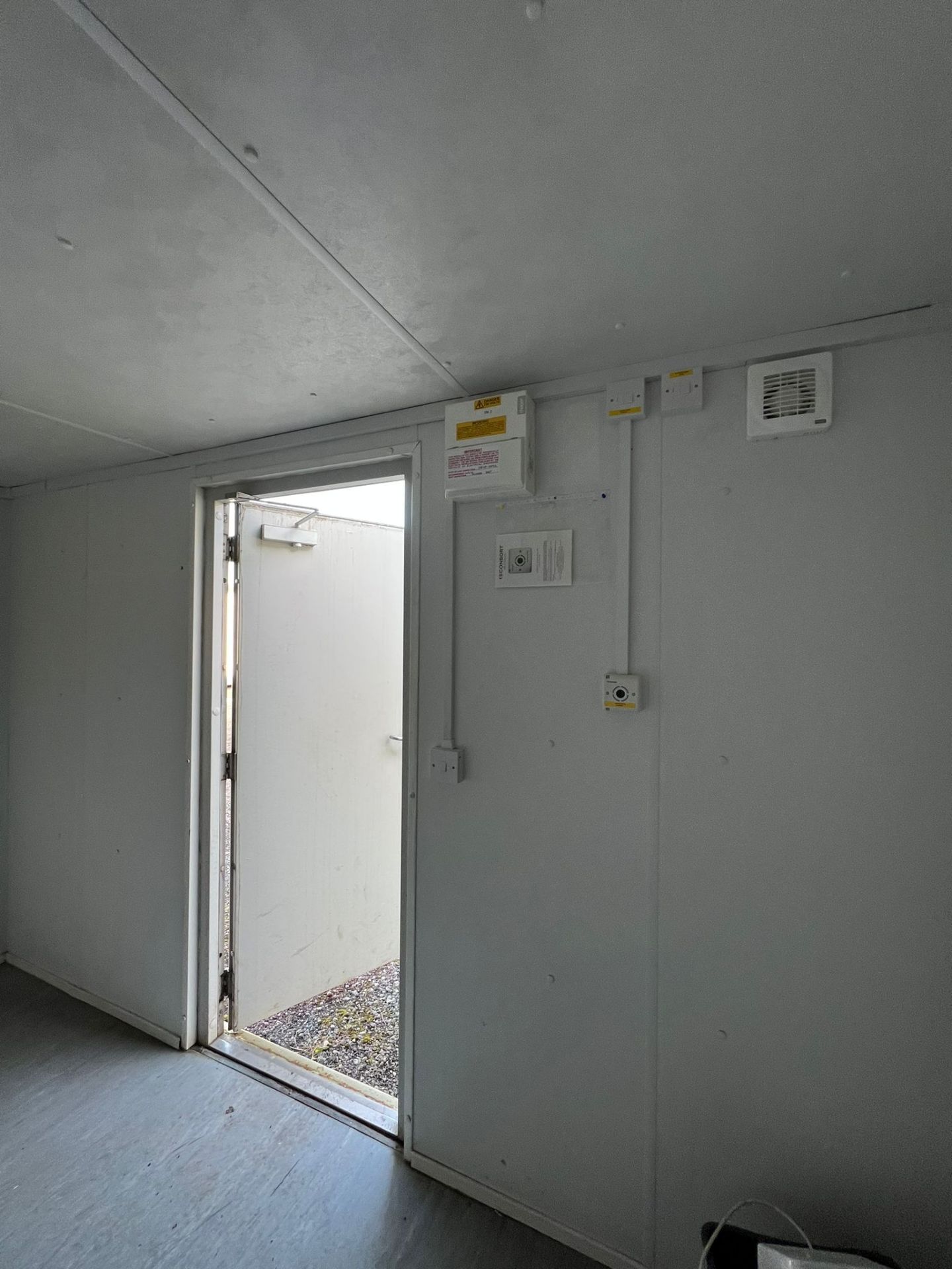 12ft site office cabin - Image 8 of 8