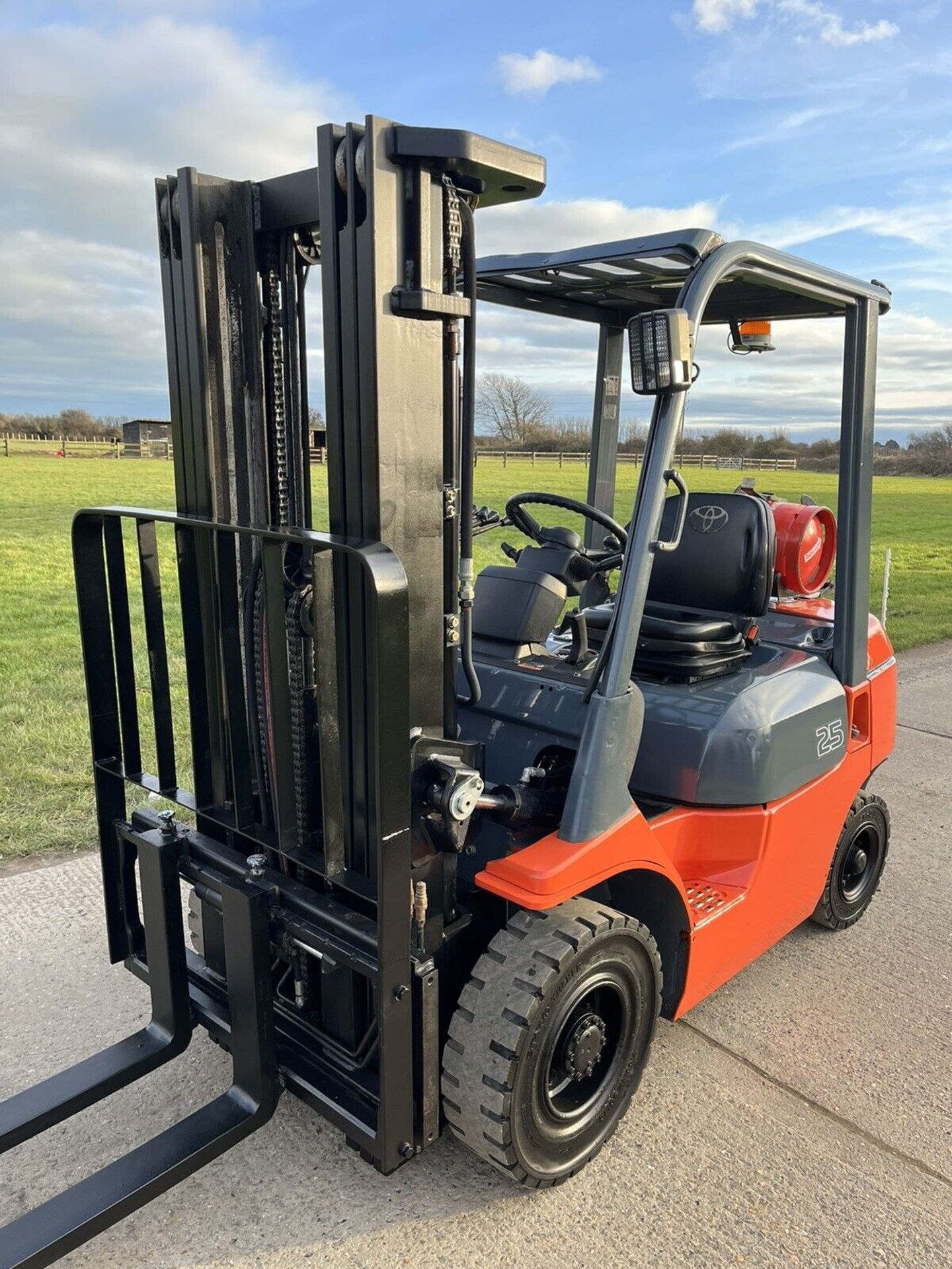 Toyota 2.5 Tonne Gas Forklift Container Spec - Image 4 of 5