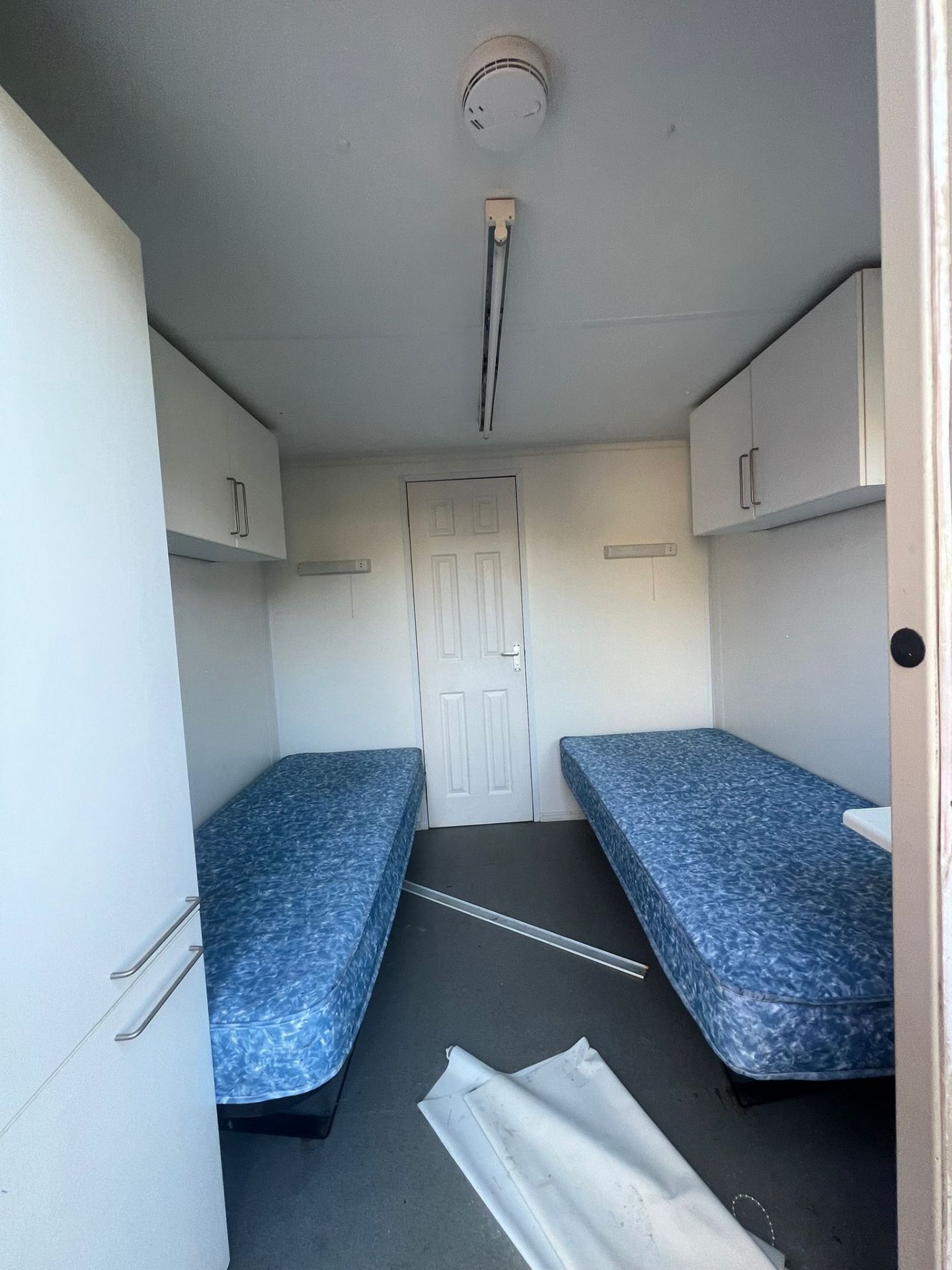 2 birth sleeper cabin office with toilet and shower - Image 3 of 13