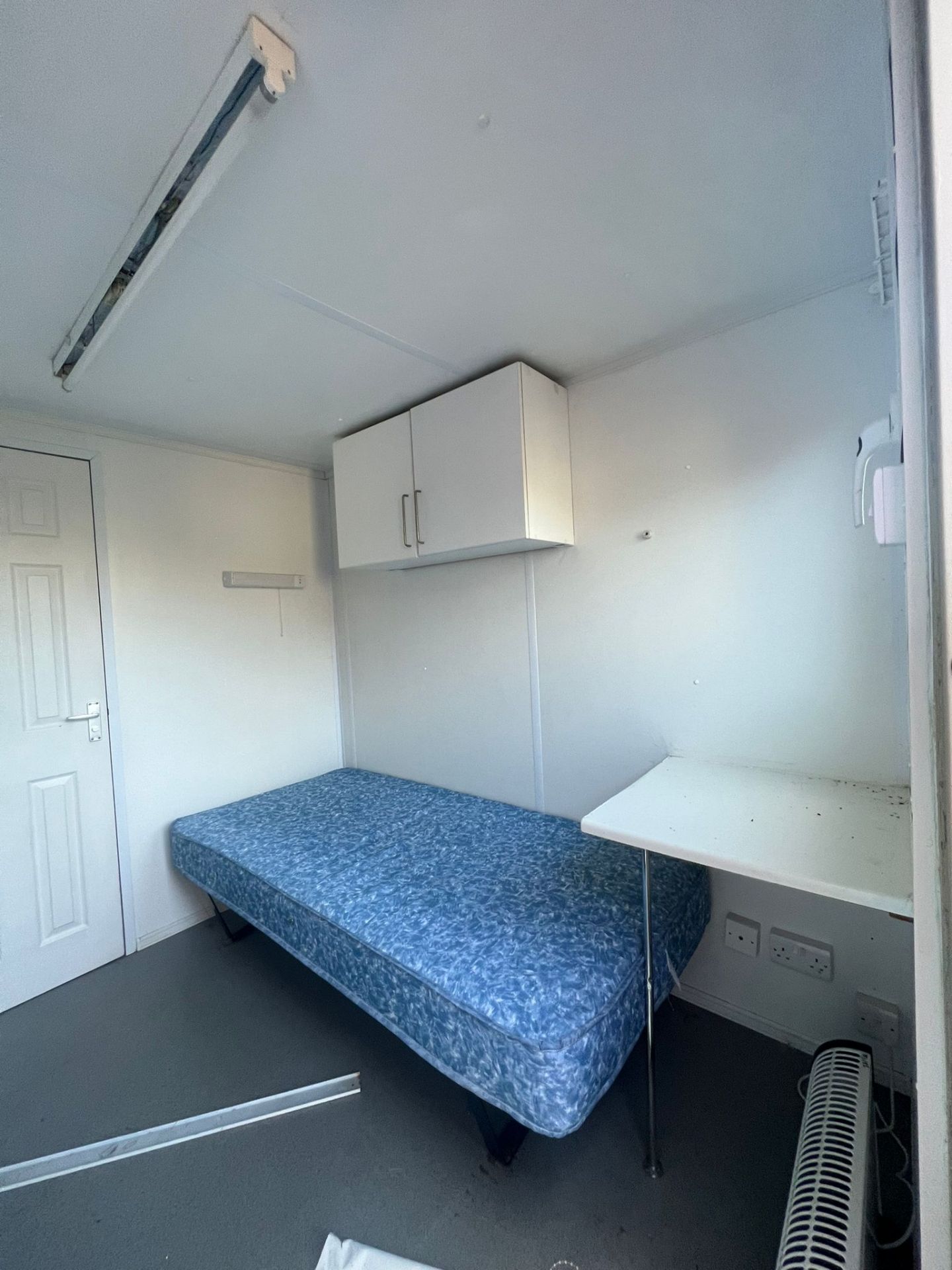 2 birth sleeper cabin office with toilet and shower - Image 4 of 13