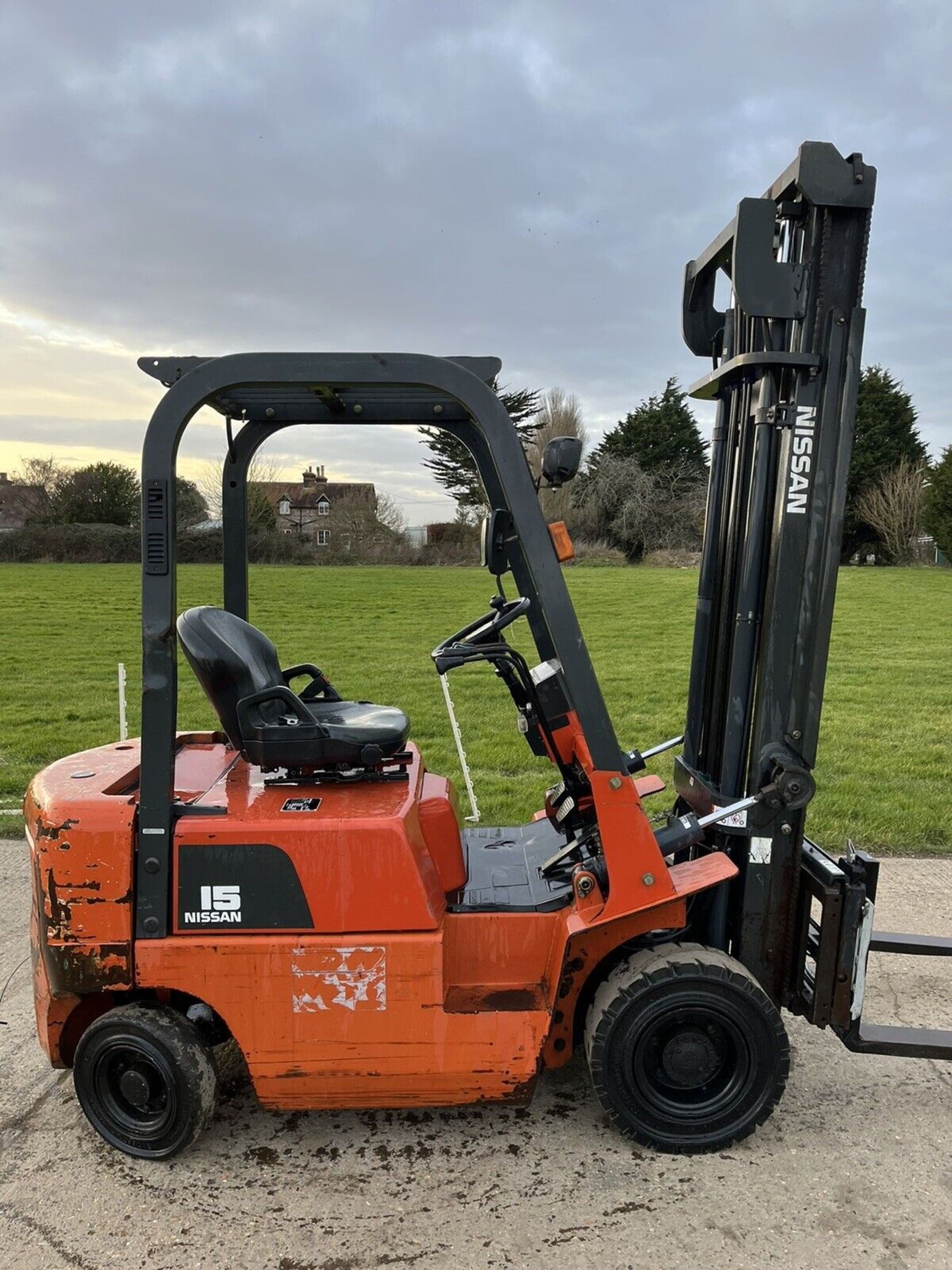 Nissan 1.5 Tonne Diesel Forklift With Fork Position - Image 3 of 4