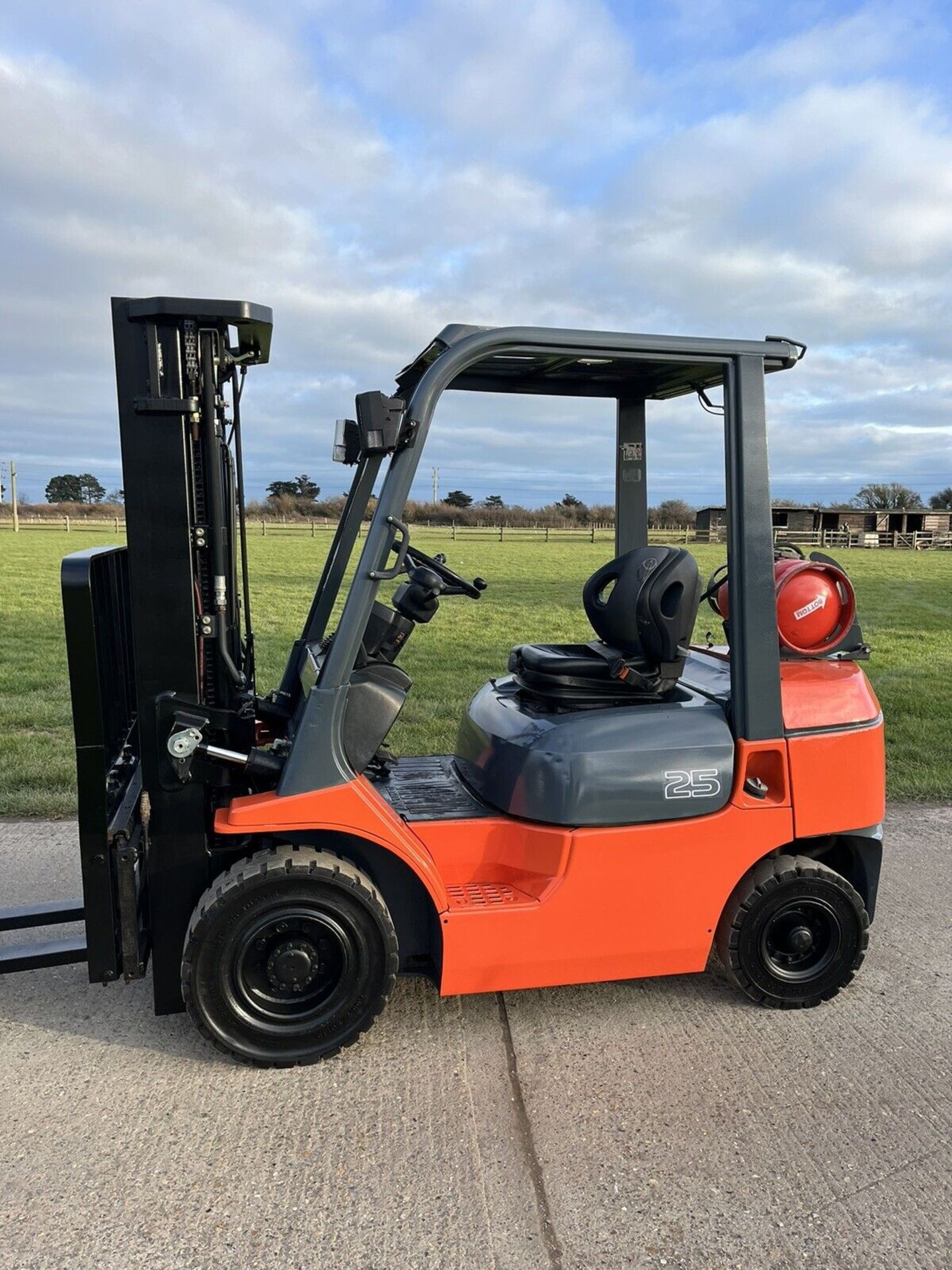 Toyota 2.5 Tonne Gas Forklift Container Spec - Image 3 of 5