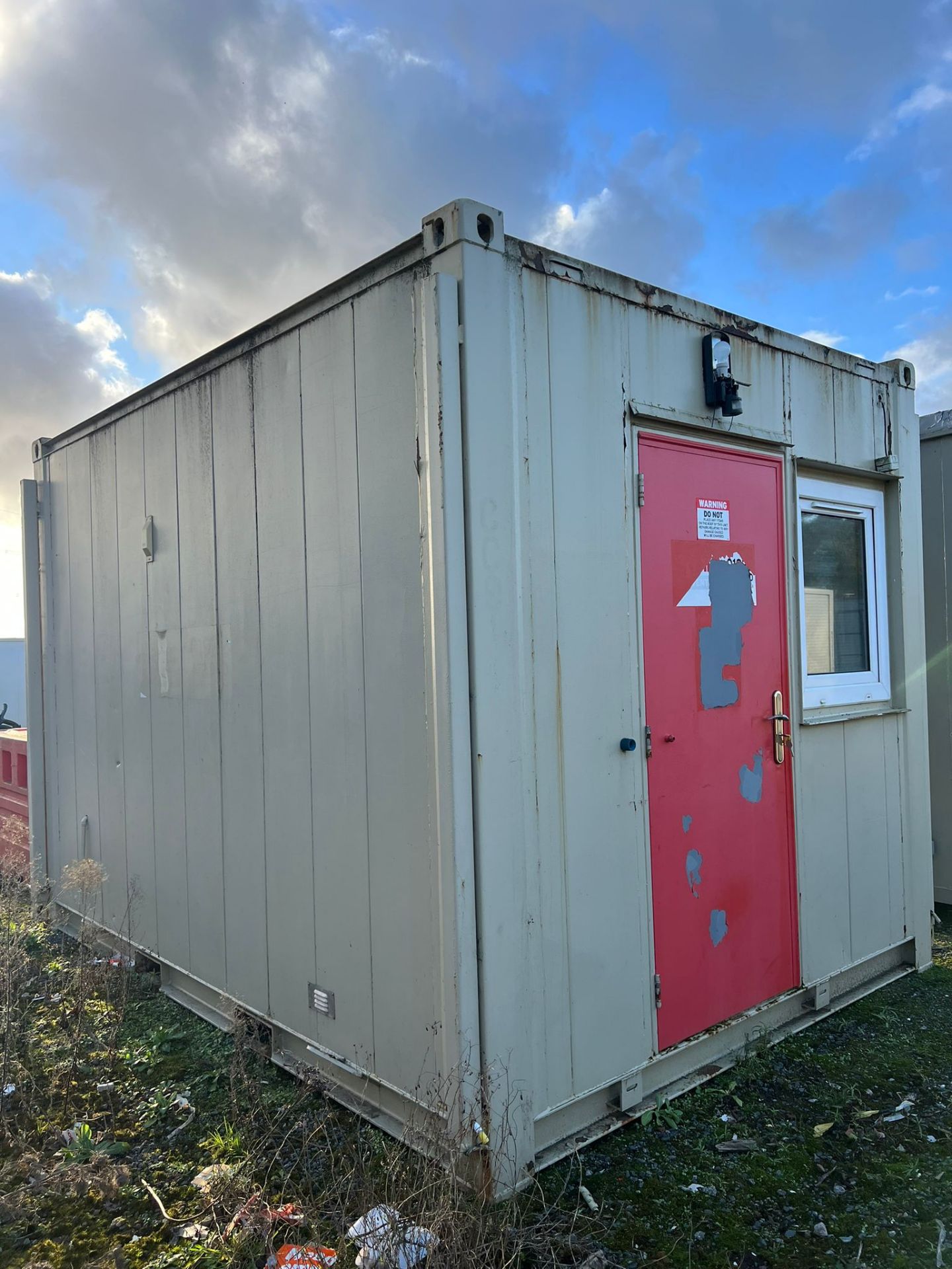 2 birth sleeper cabin office with toilet and shower - Image 2 of 13