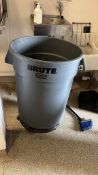 Rubbermaid Brute Kitchen Bin/Container