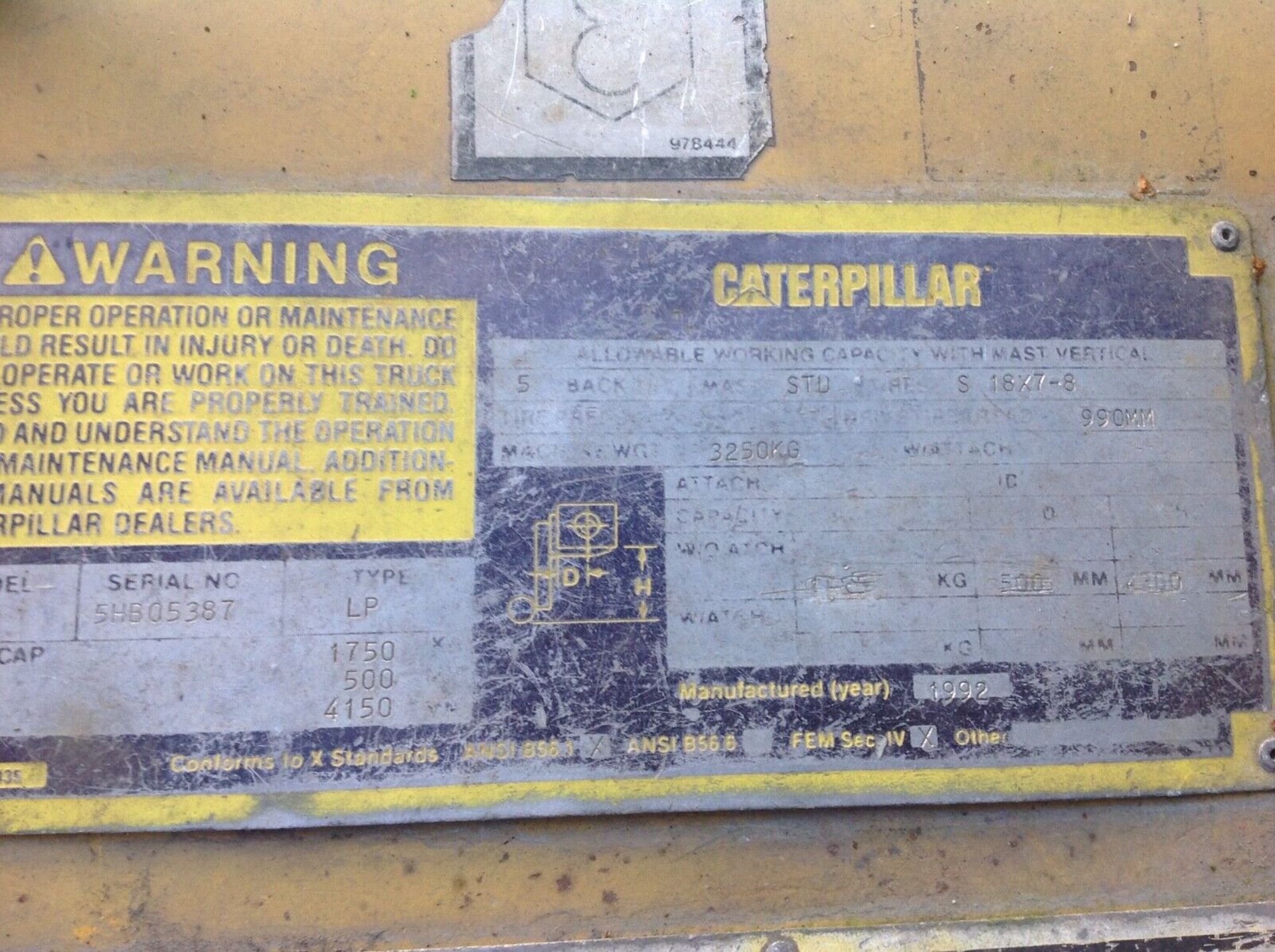 Caterpillar 1.8 ton gas forklift - Image 7 of 8